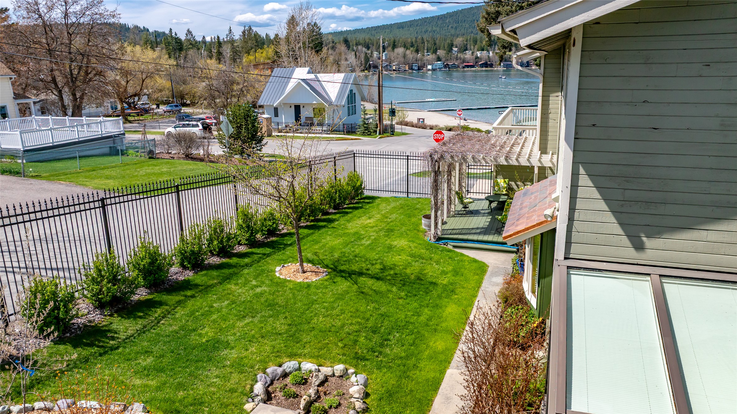 101 Lakeside Boulevard Property Photo 17