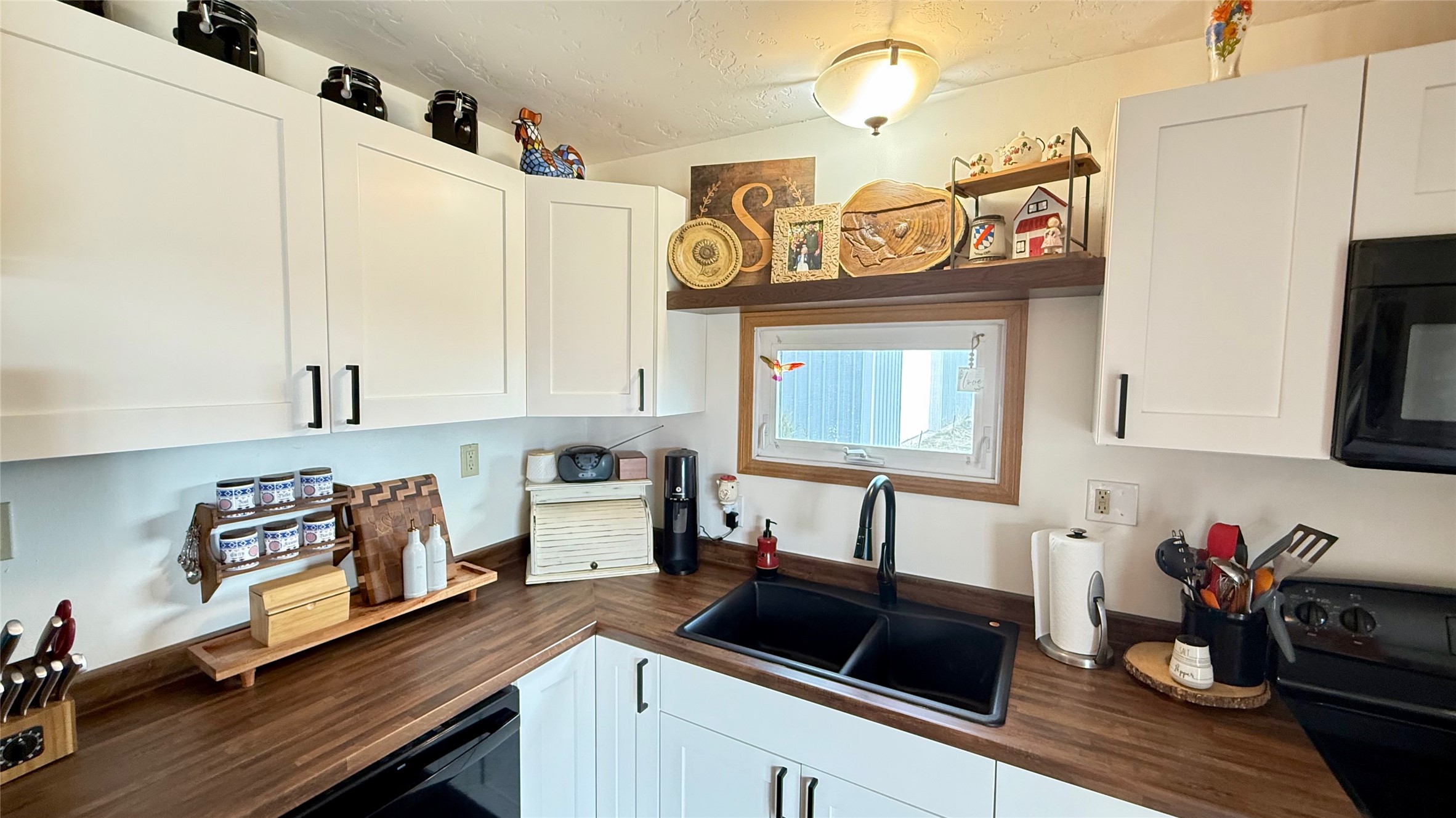8 Lewis Street Property Photo 17