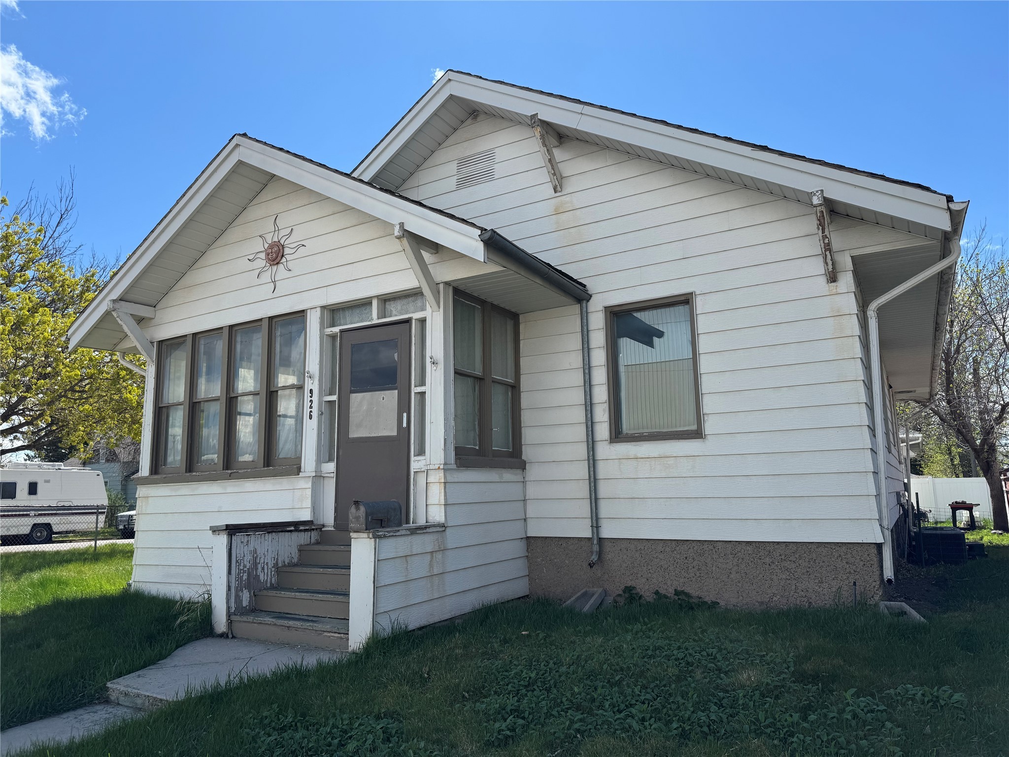 926 8th Avenue N Property Photo 1