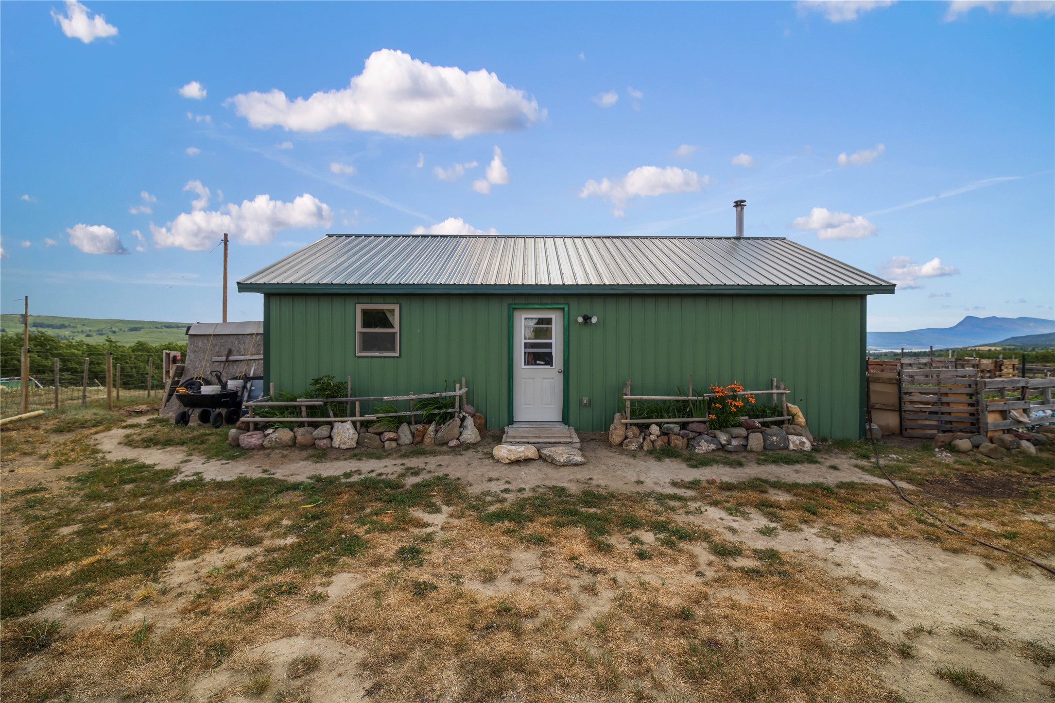27 Skyline Drive Property Photo 1