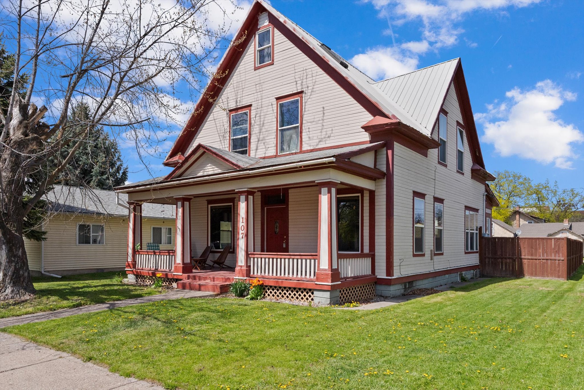 107 6th Avenue E Property Photo