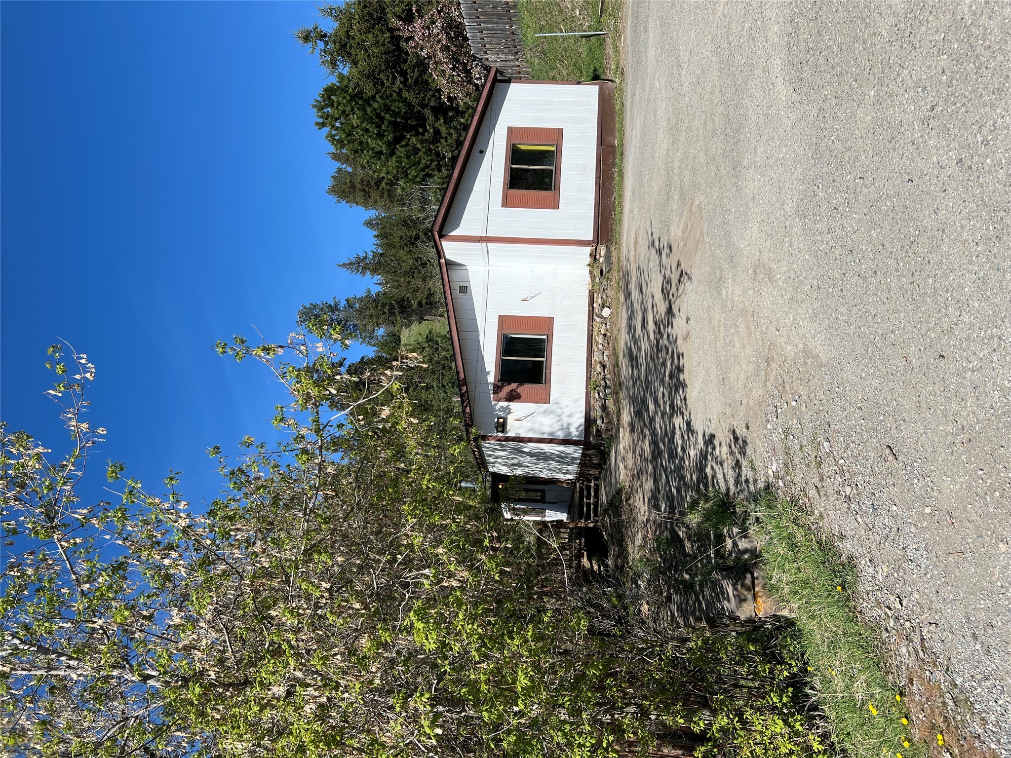 405 2nd Avenue W Property Photo