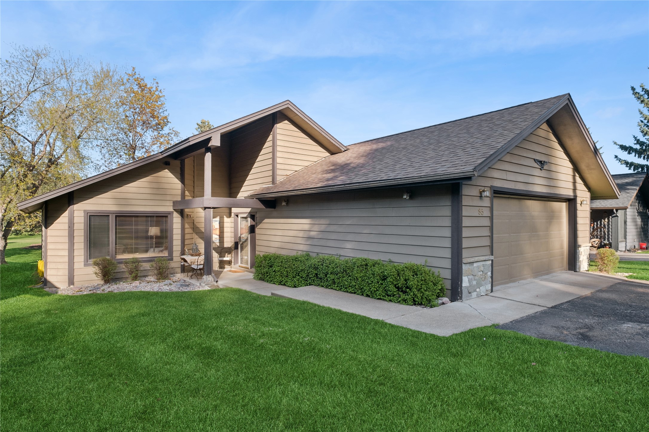 85 Golf Terrace Property Photo 2