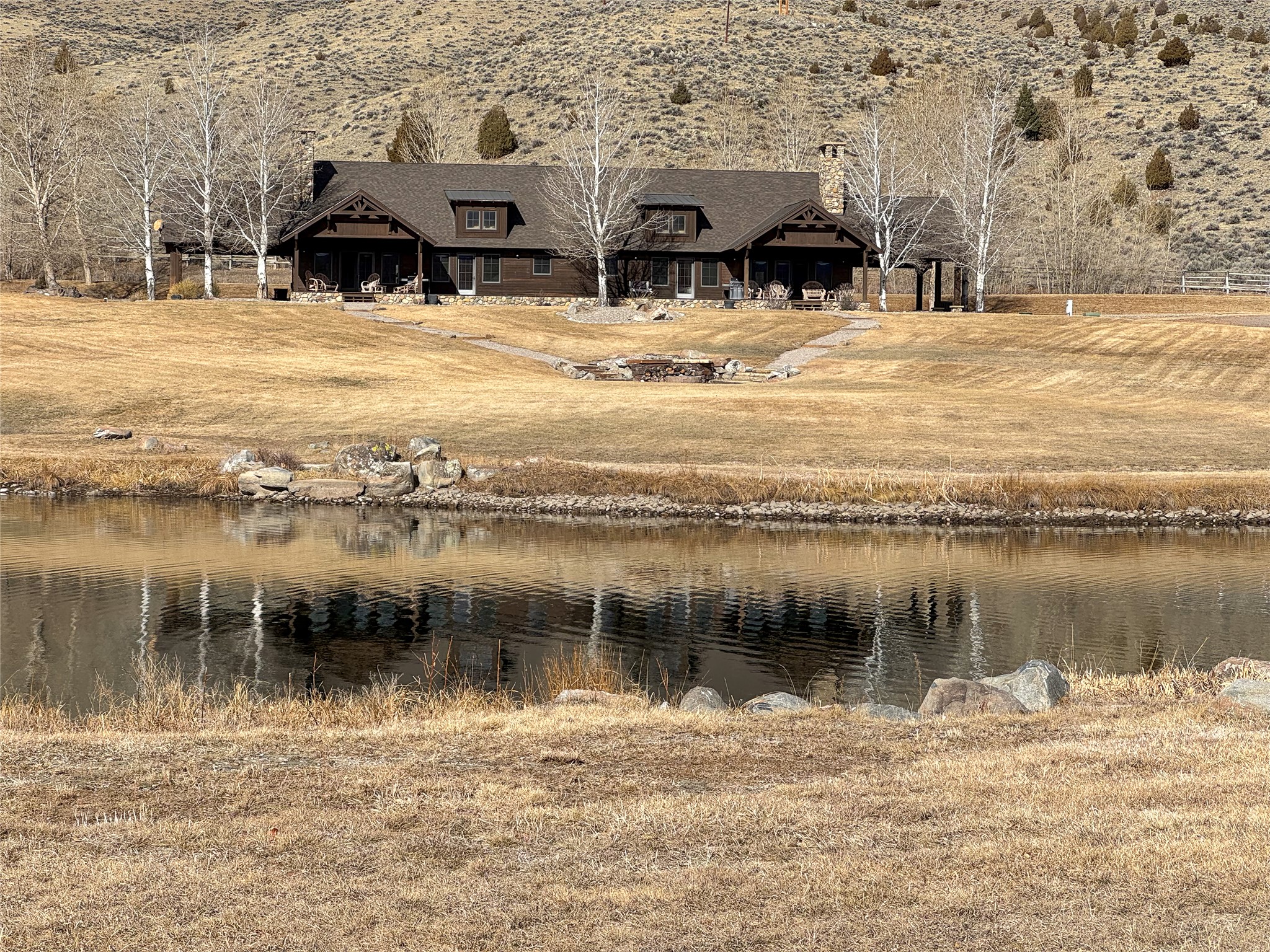 100 Snowberry Path Property Photo 3