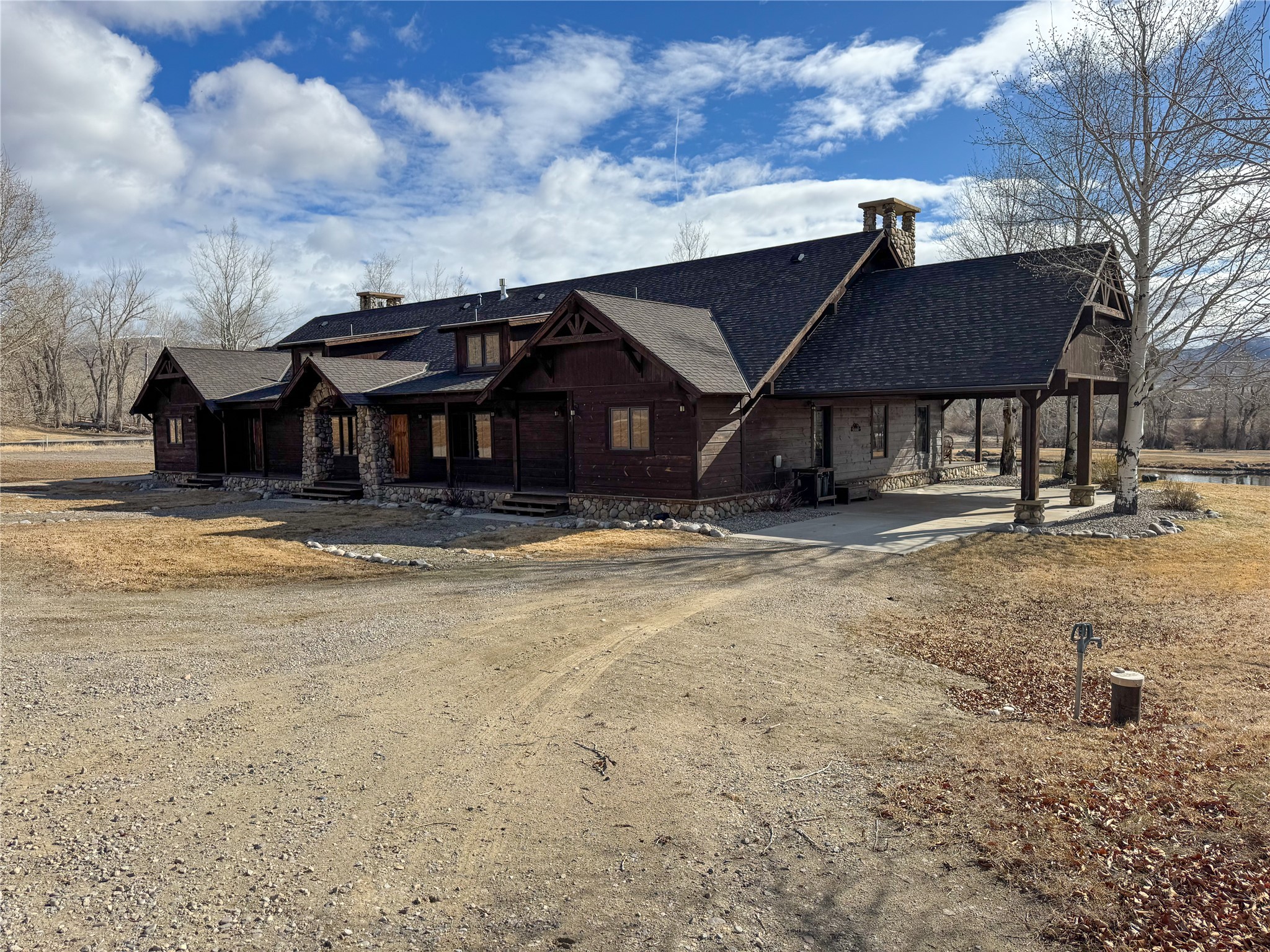 100 Snowberry Path Property Photo 5