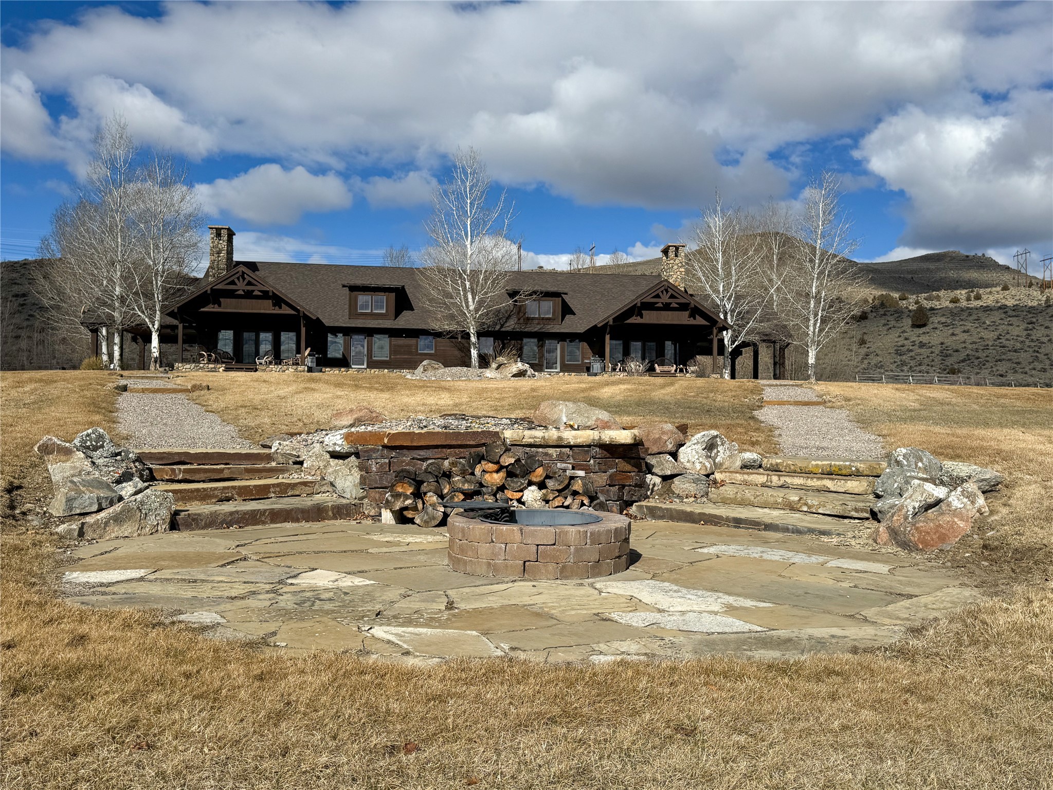 100 Snowberry Path Property Photo 8