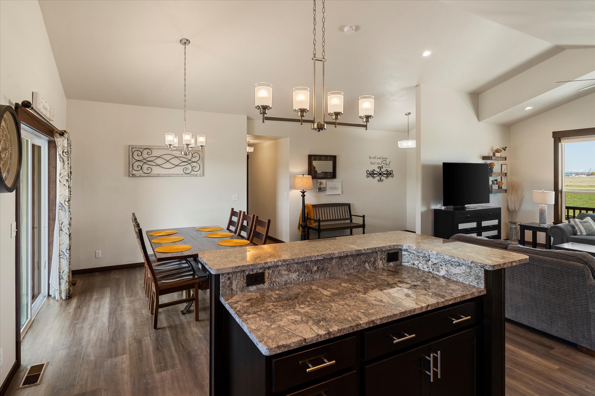 2449 Airport Road Property Photo 12
