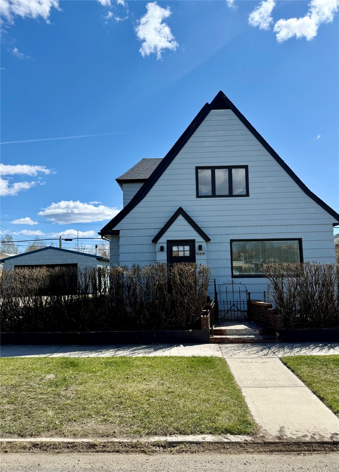 1910 Elm Street Property Photo 1