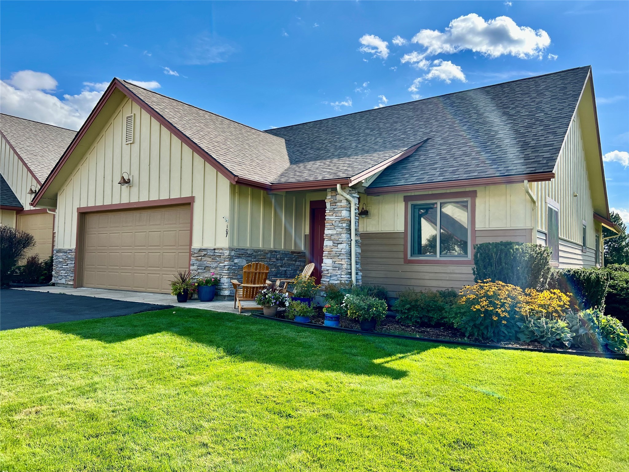 107 Crescent Landing Property Photo 1