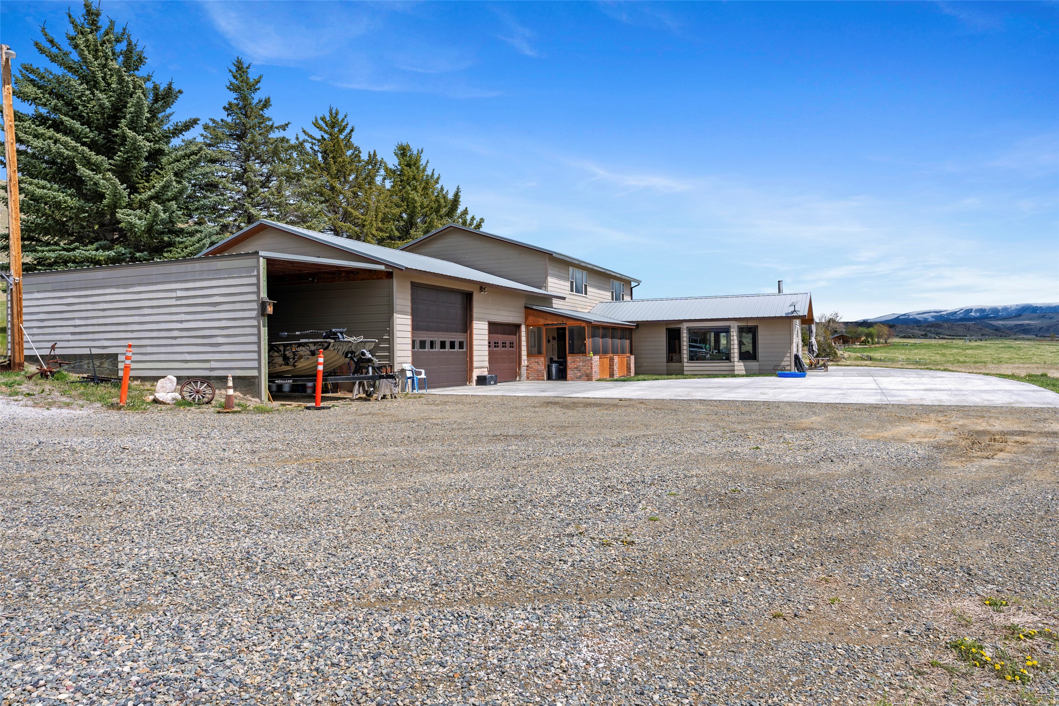 772 Highway 12 E Property Photo 13