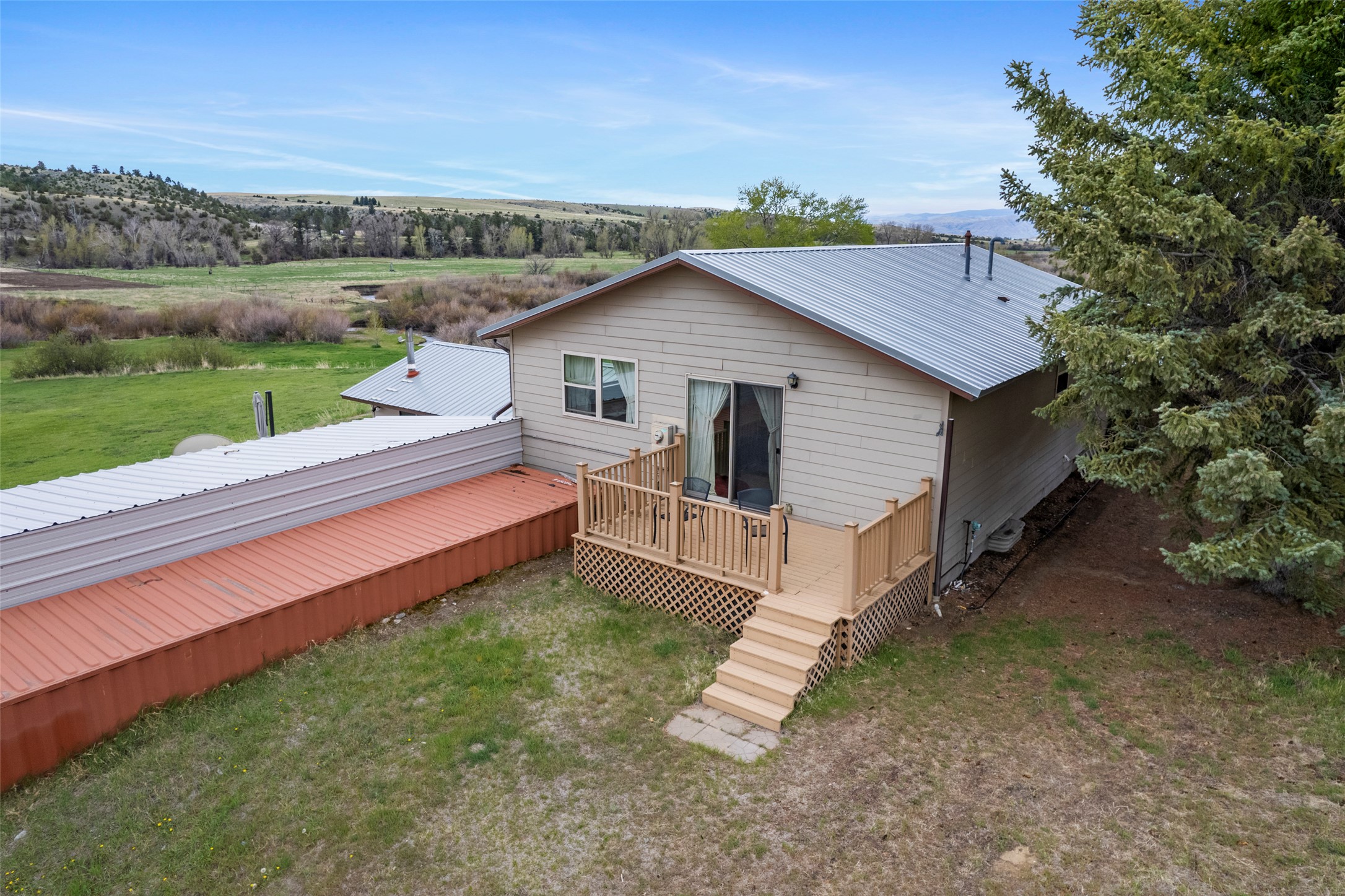772 Highway 12 E Property Photo 14