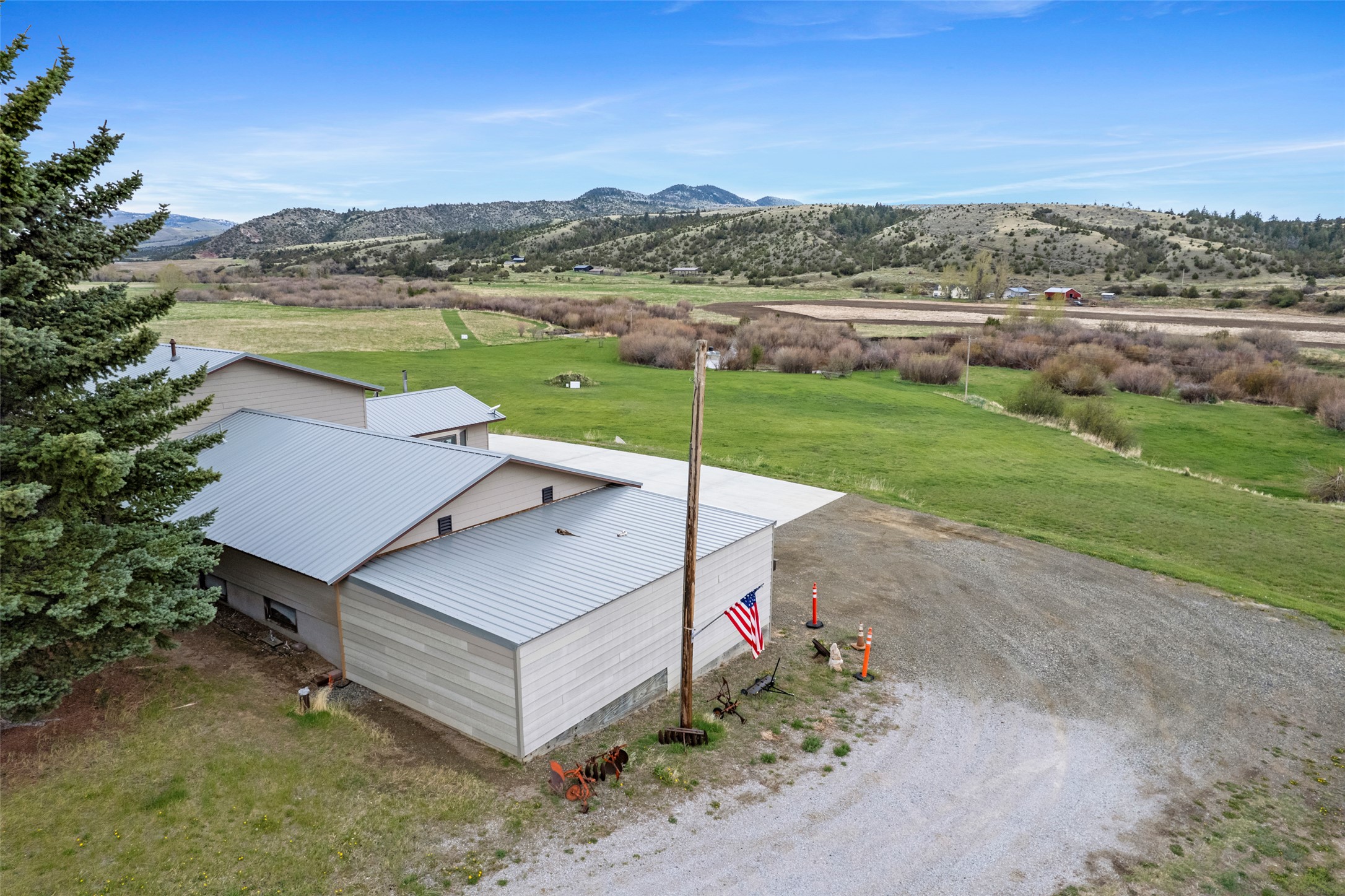 772 Highway 12 E Property Photo 16