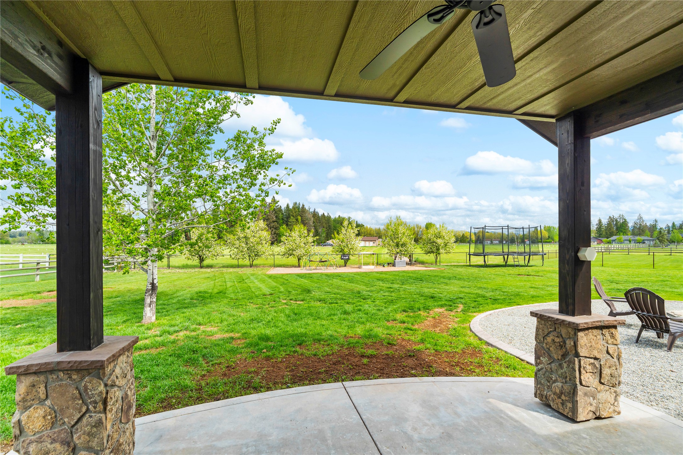 219 Whispering Meadows Trail Property Photo 33