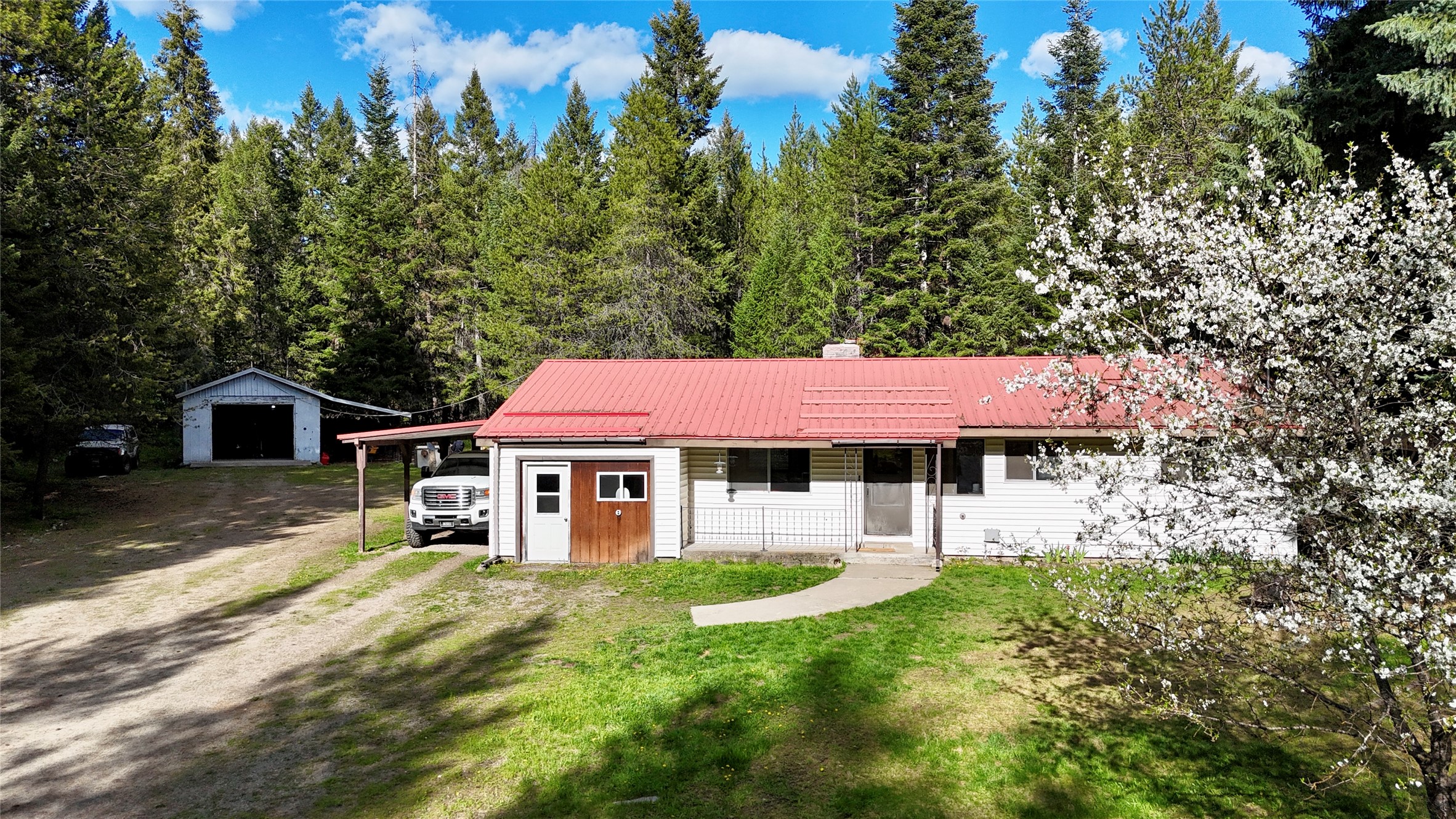 12437 Us Hwy 2 Property Photo 3