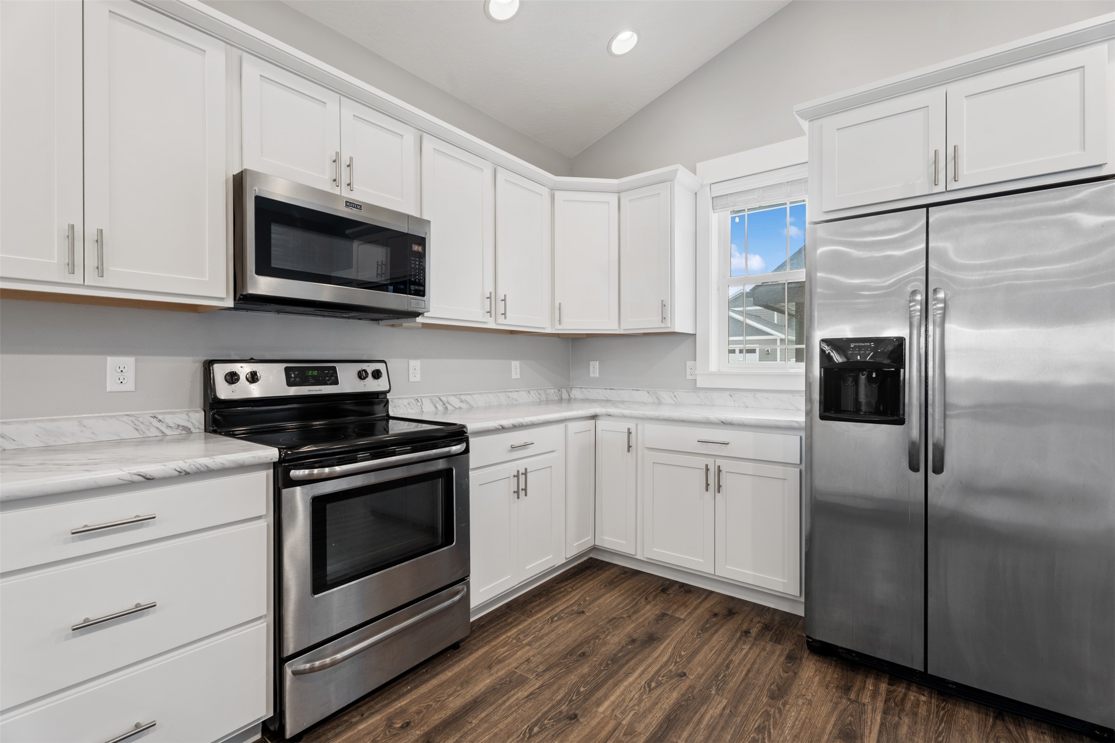 2421 Half Hitch Drive Property Photo 11