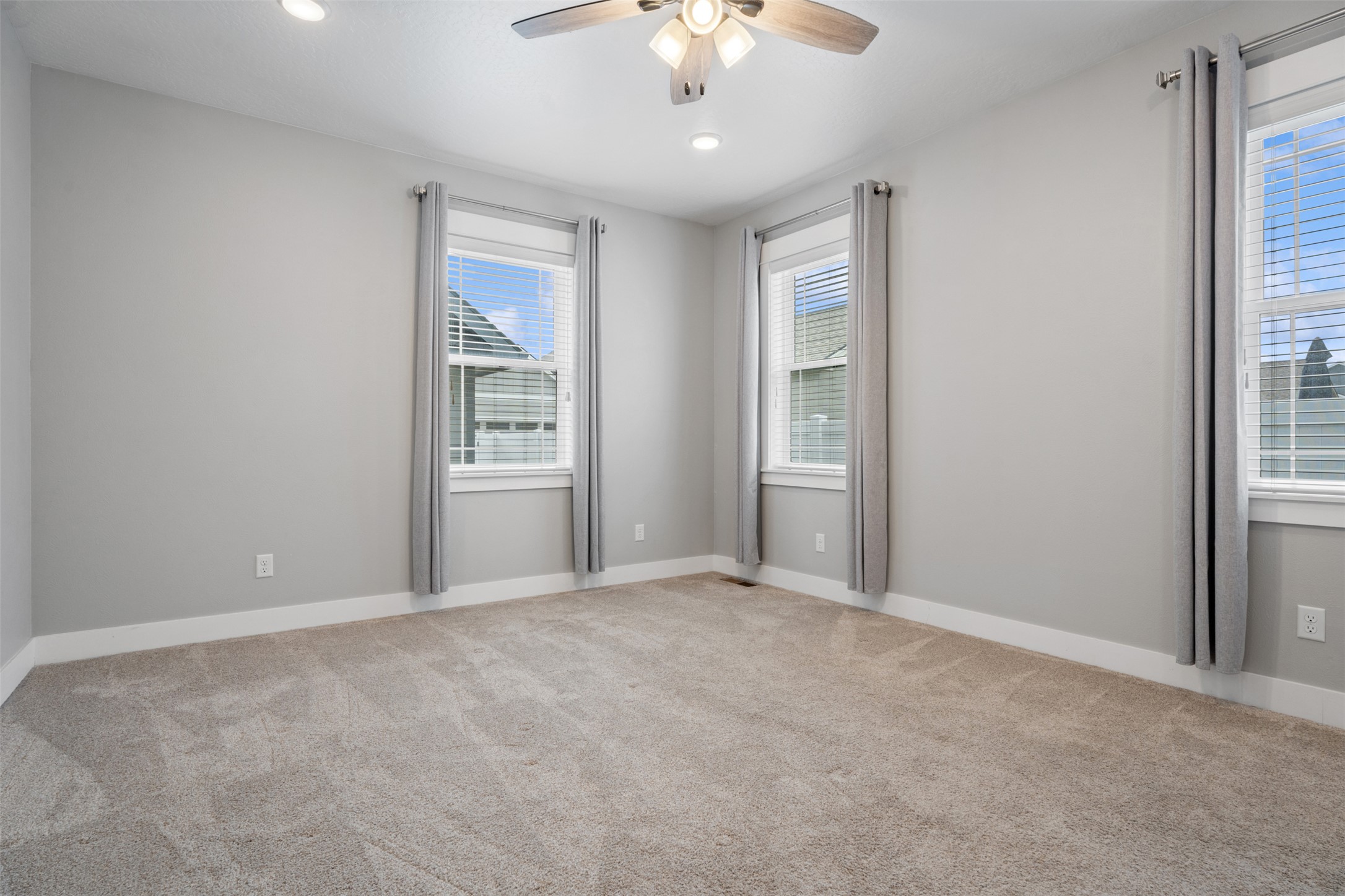2421 Half Hitch Drive Property Photo 14