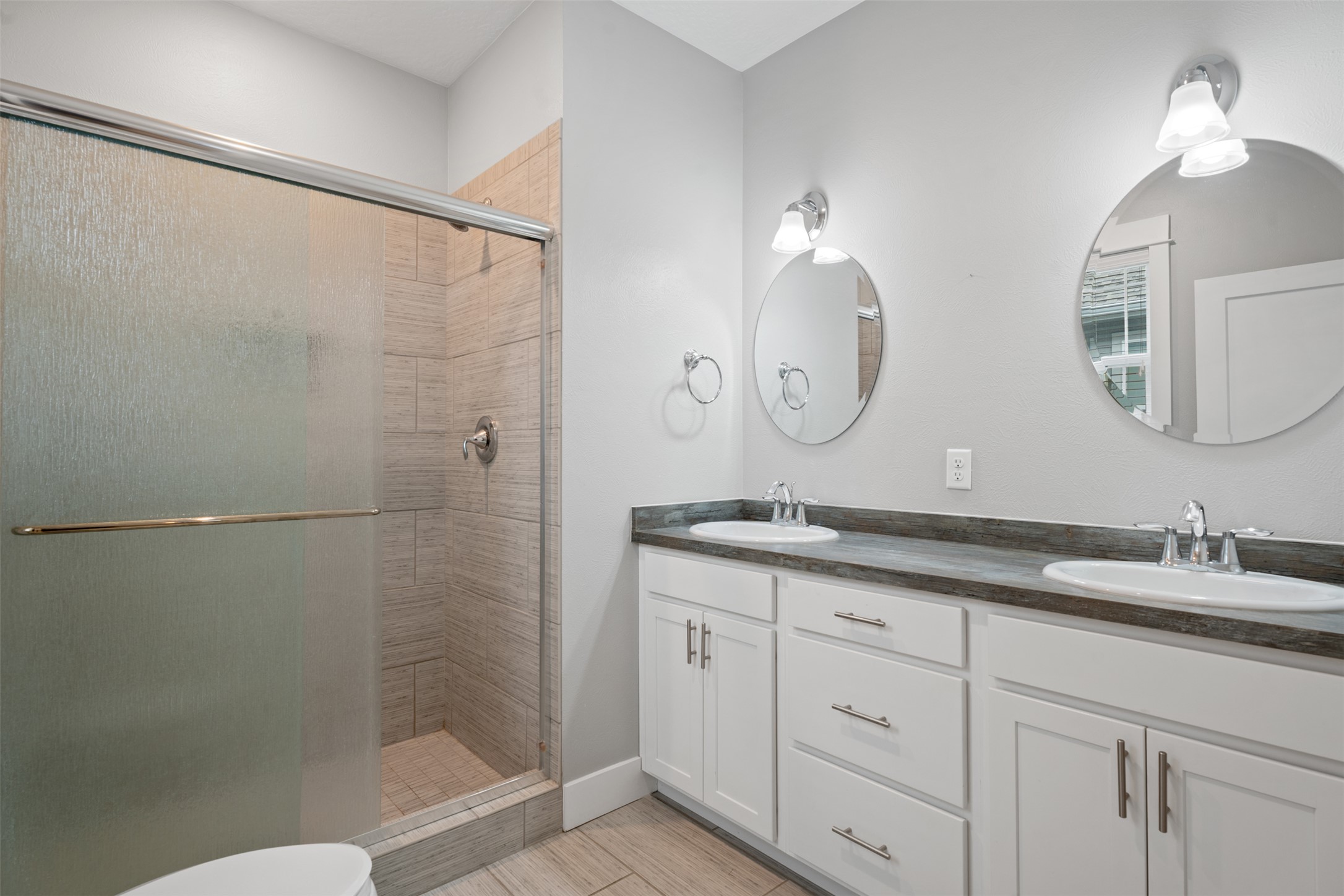 2421 Half Hitch Drive Property Photo 16