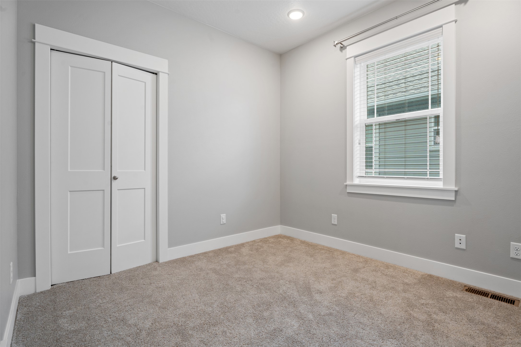 2421 Half Hitch Drive Property Photo 17