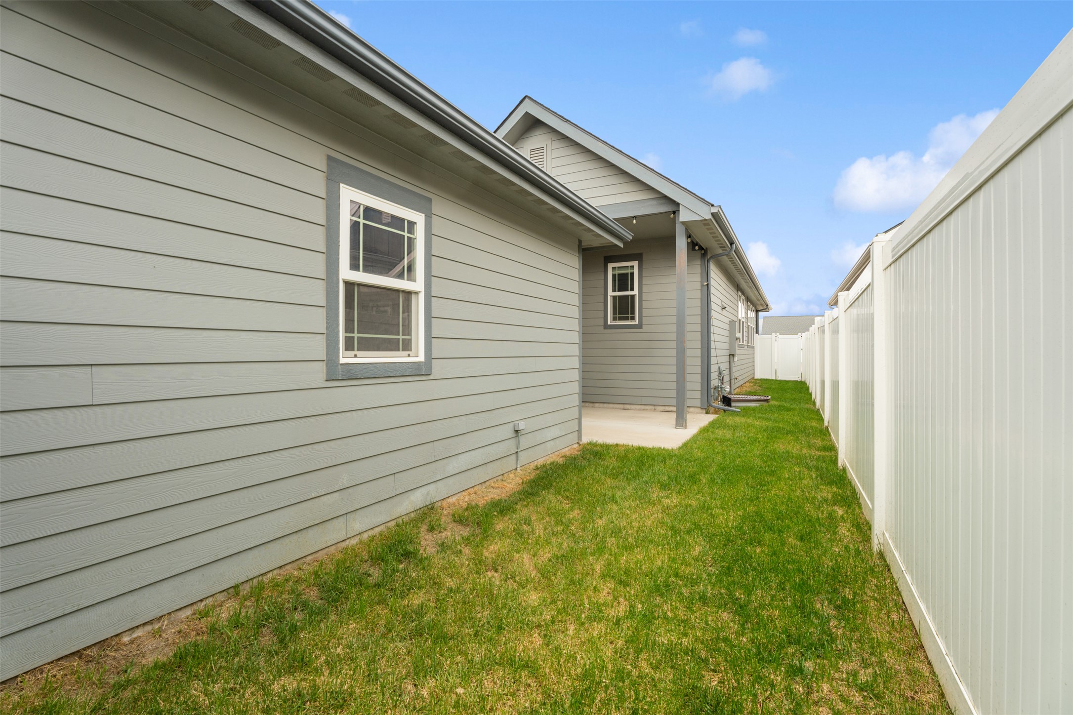 2421 Half Hitch Drive Property Photo 32