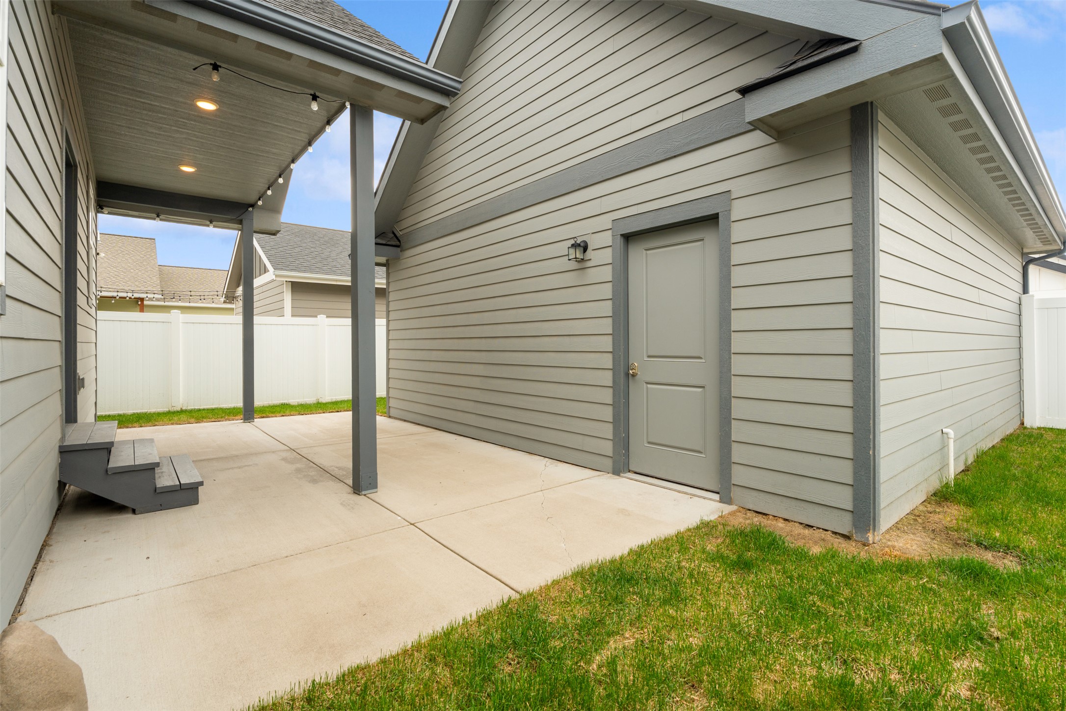 2421 Half Hitch Drive Property Photo 34