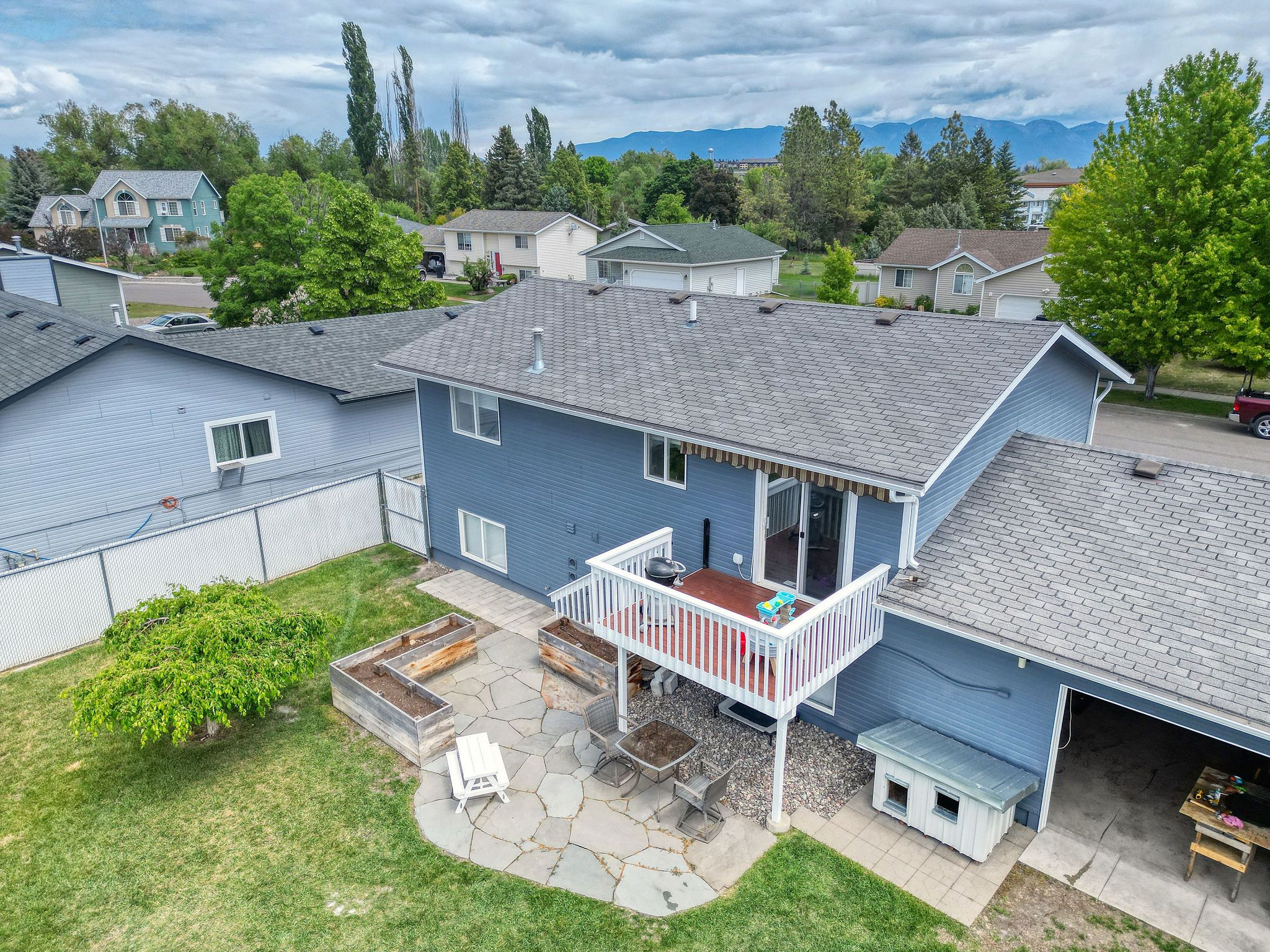 148 Greenbriar Drive Property Photo 4