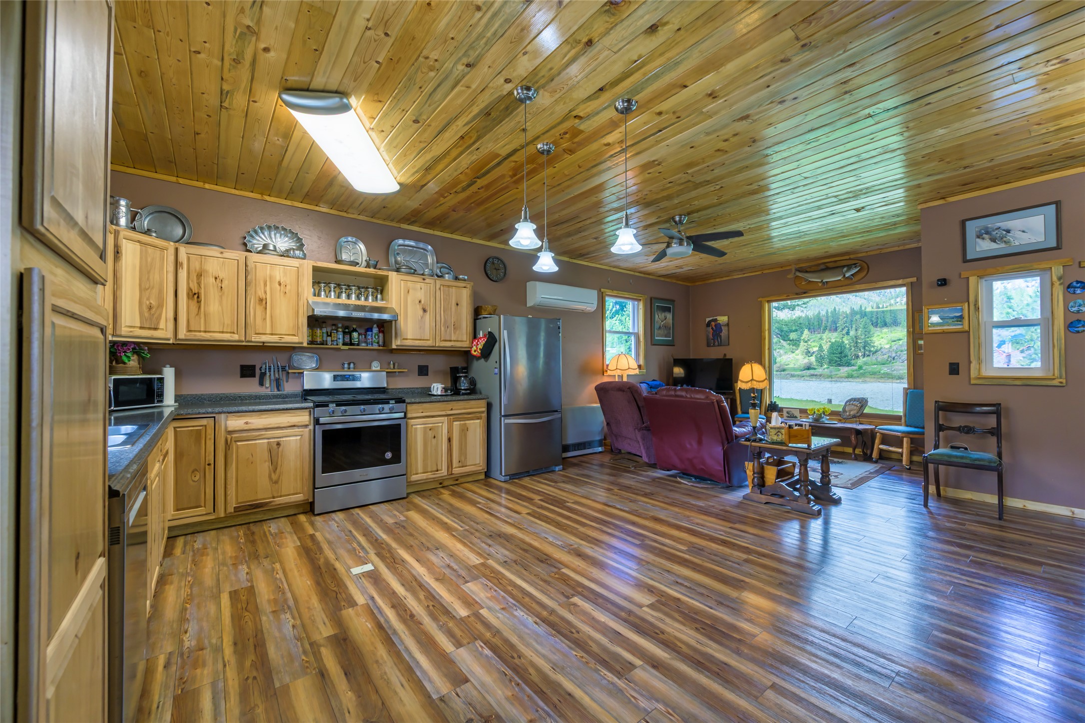 1500 River Road W Property Photo 17