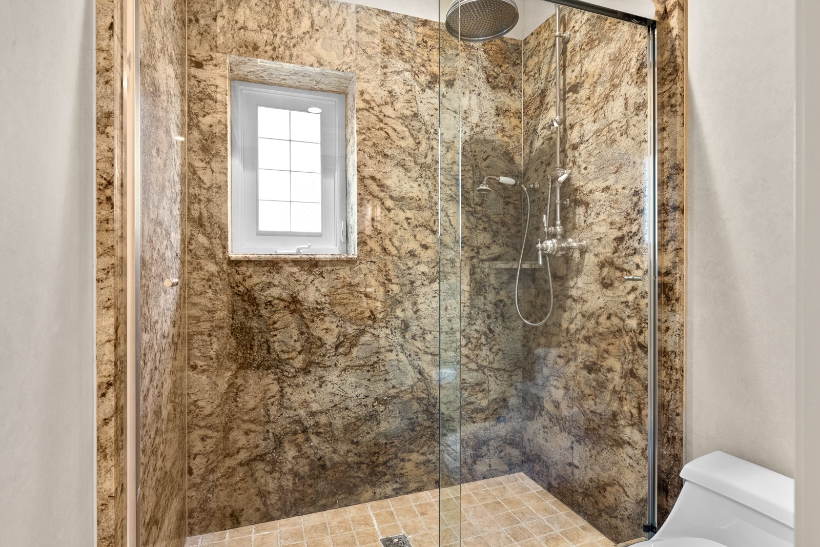 305 Columbia Avenue Property Photo 45