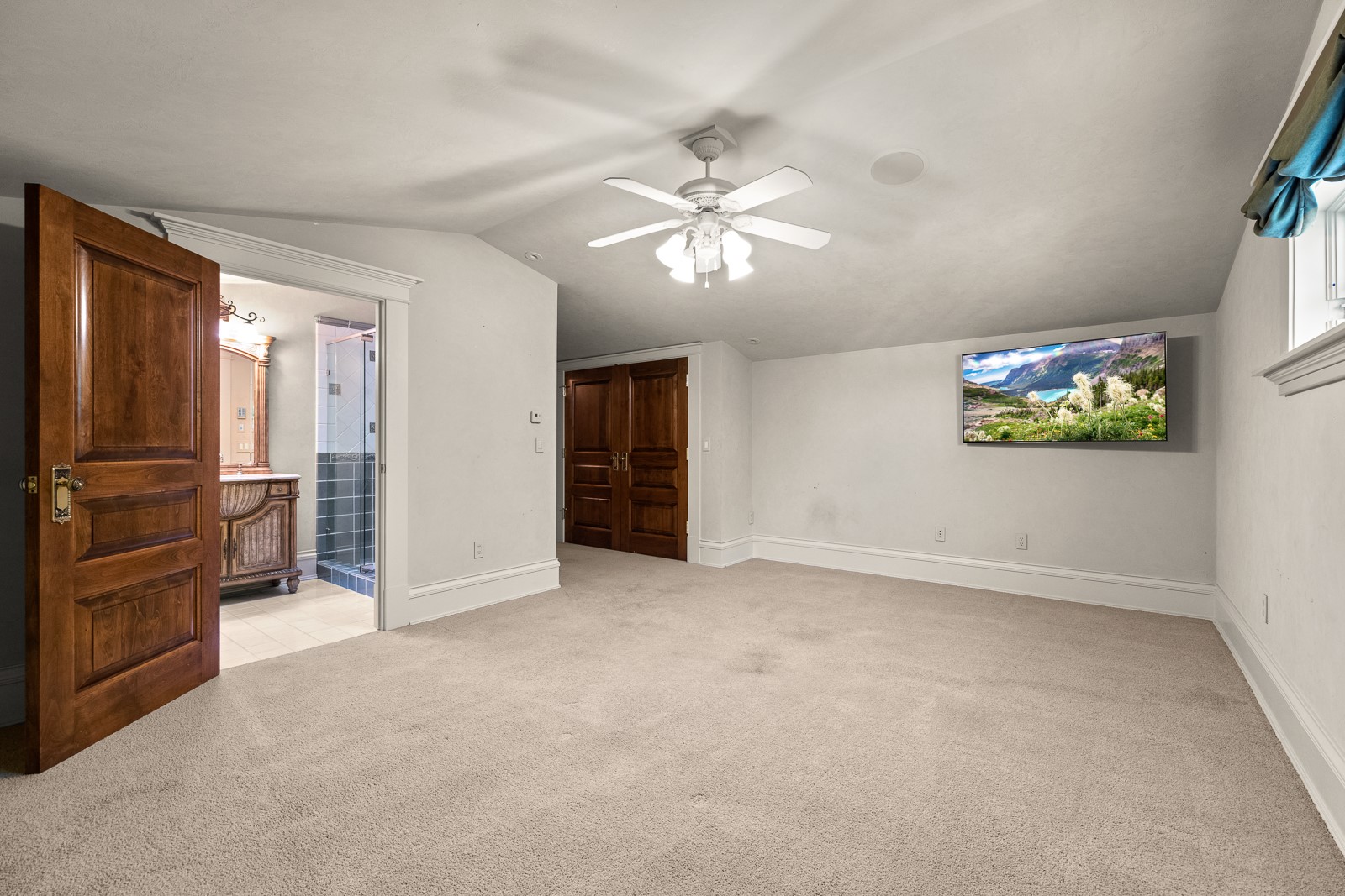 305 Columbia Avenue Property Photo 46