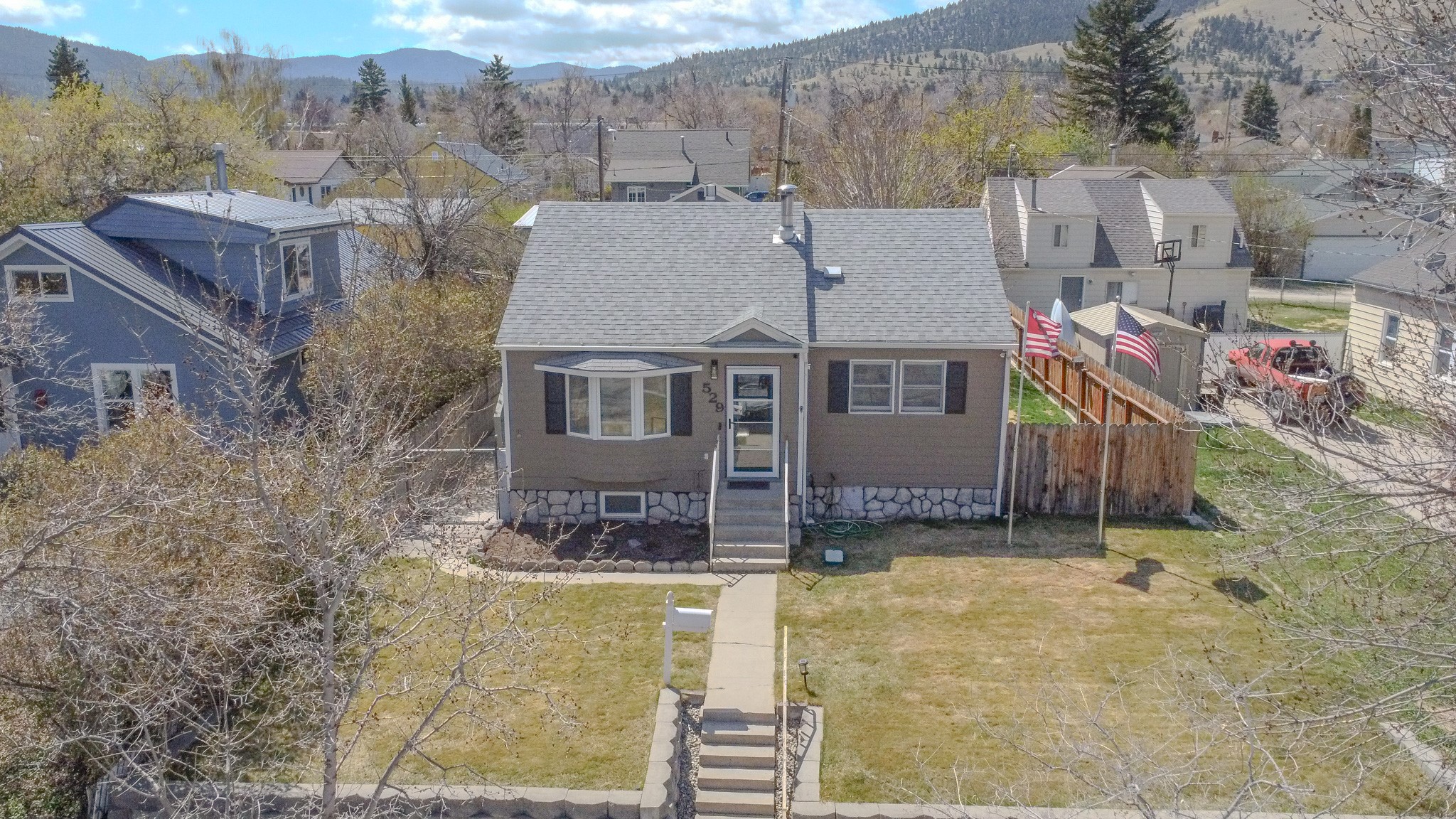 529 Hollins Avenue Property Photo 1