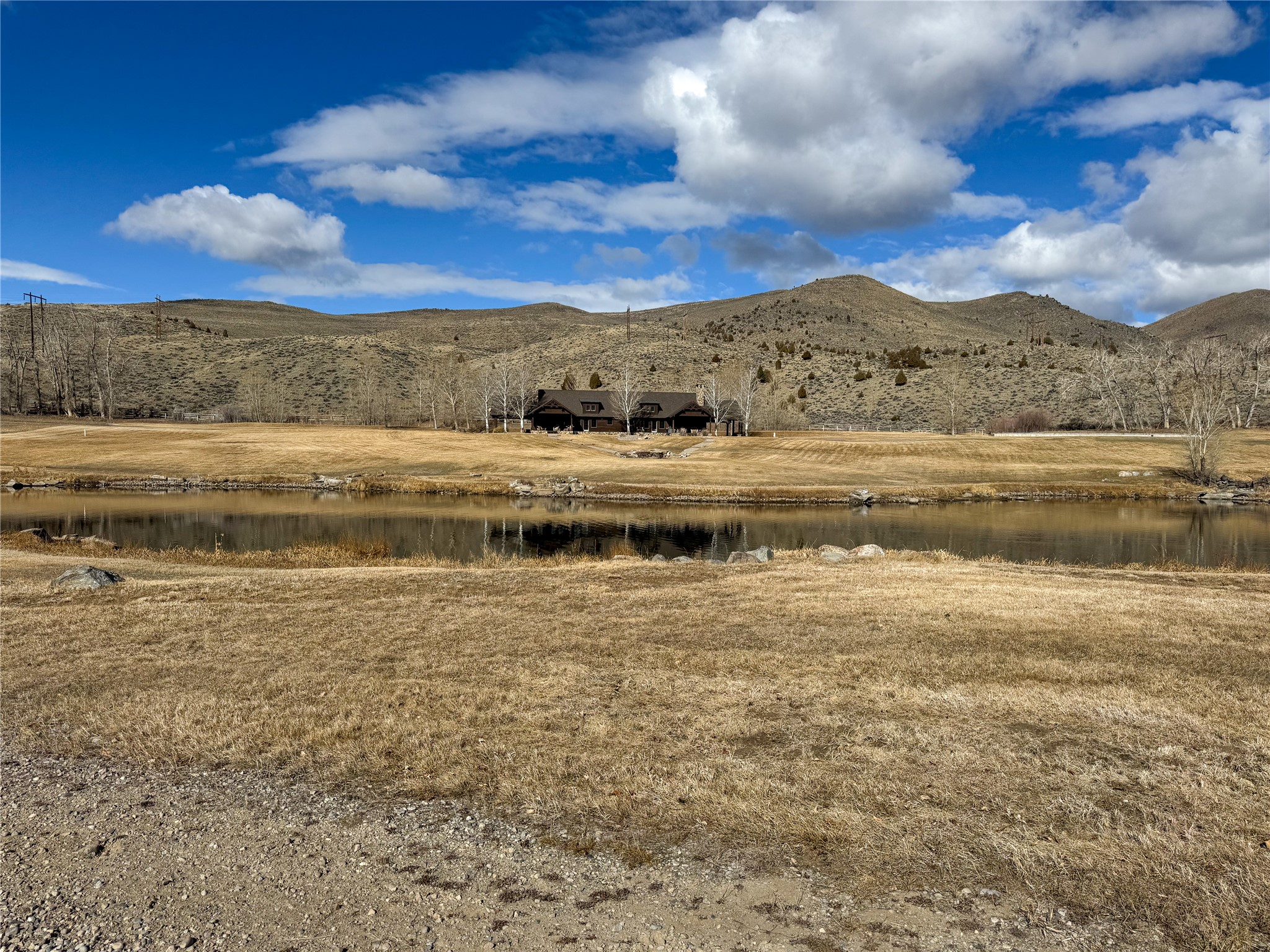 100 Snowberry Path Property Photo 3