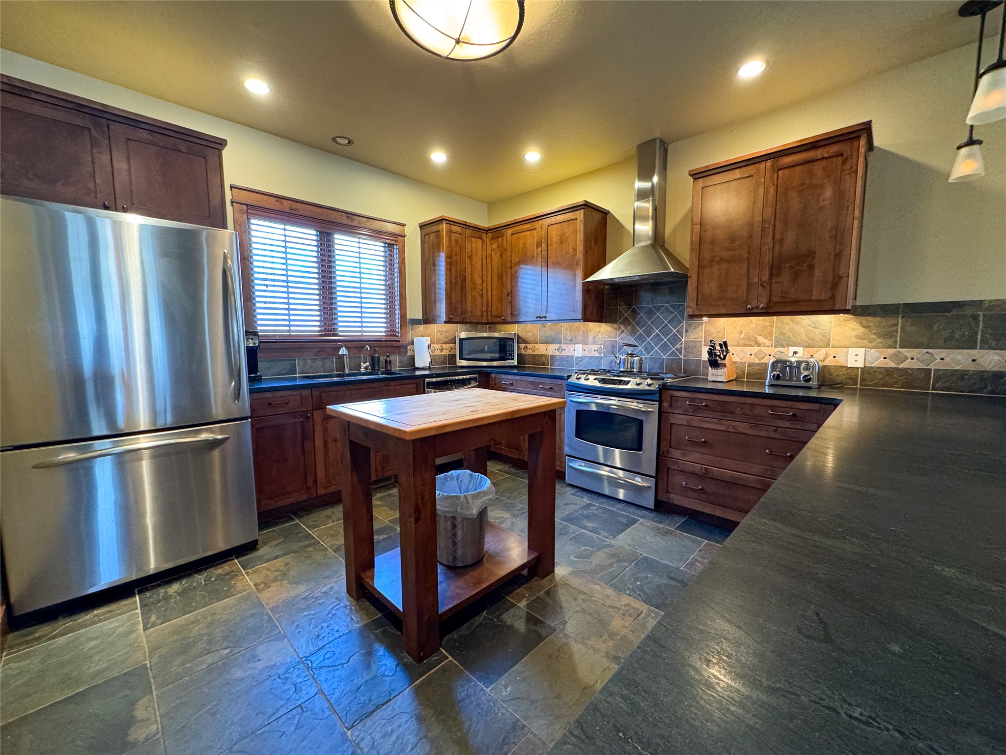 100 Snowberry Path Property Photo 17