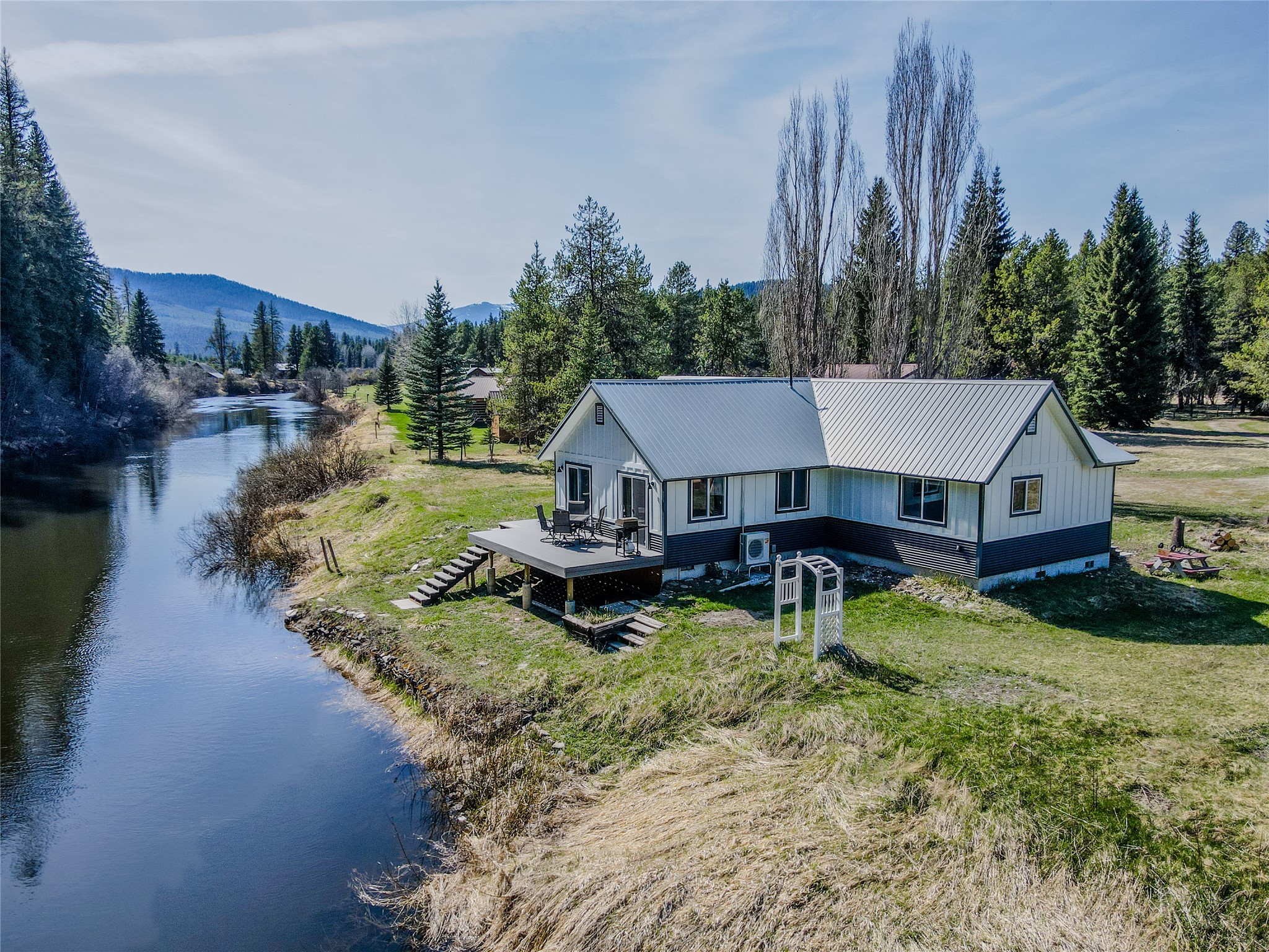 29024 Yaak River Road Property Photo 1