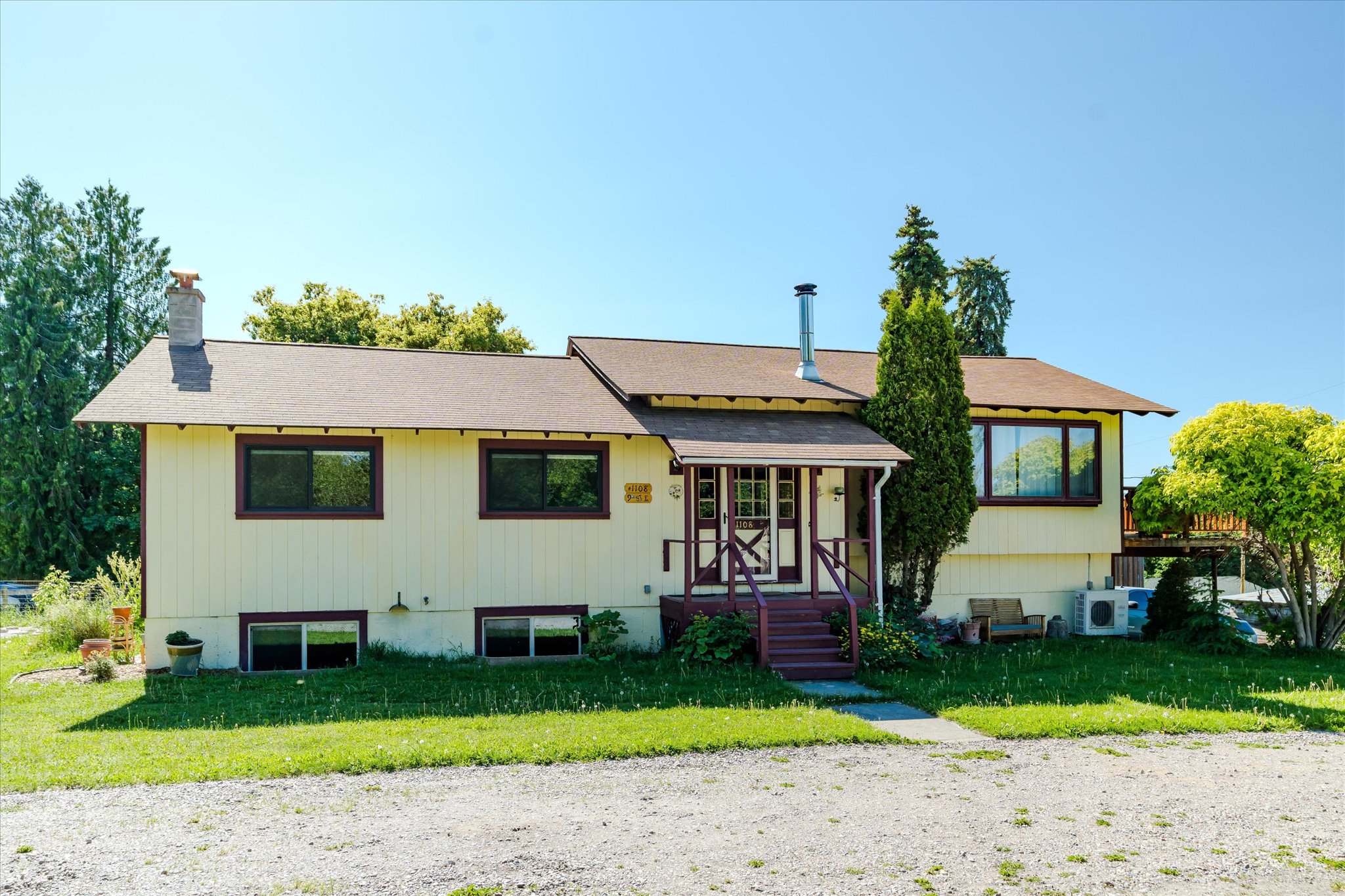 1108 9th Street E Property Photo 1