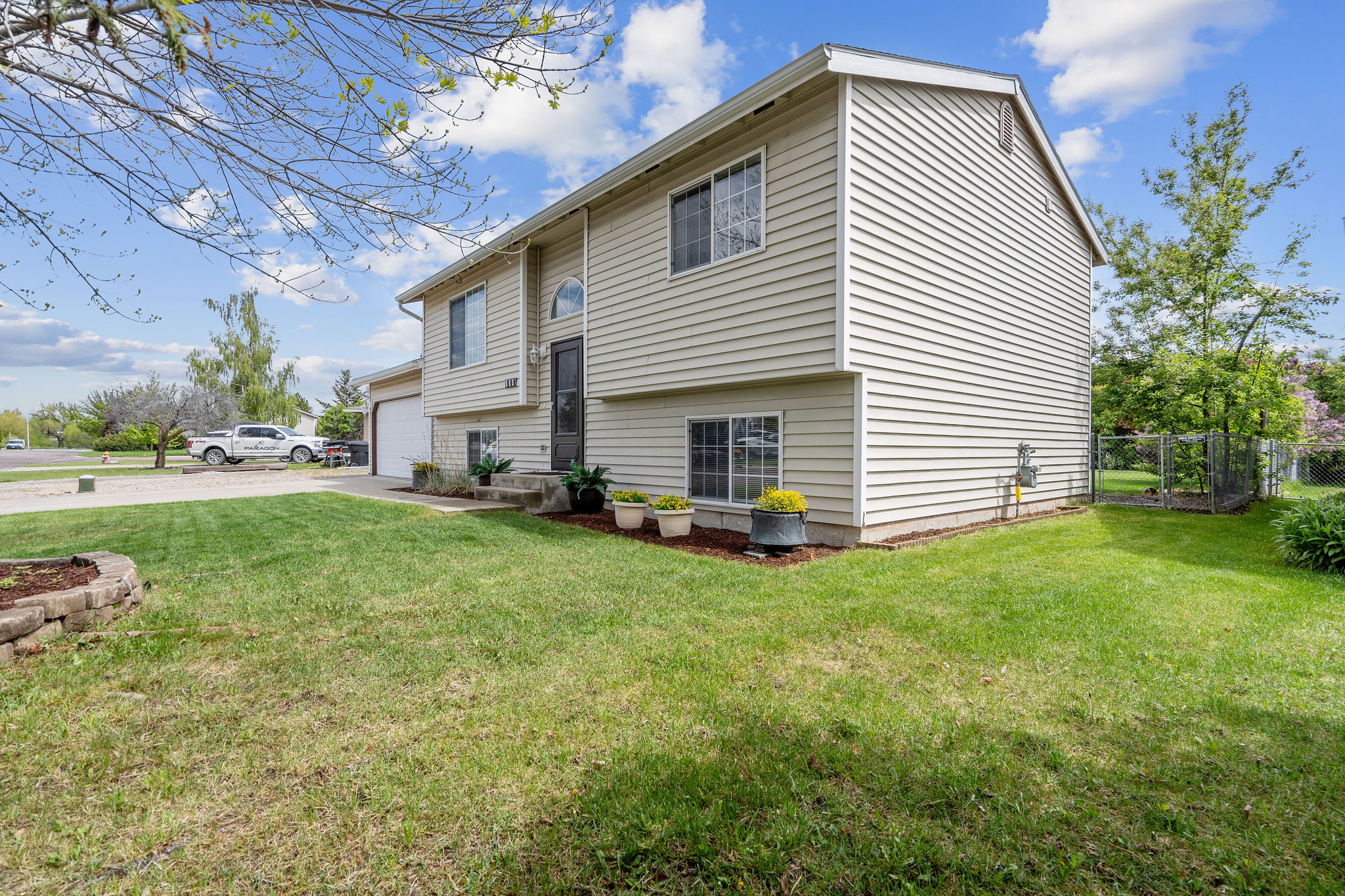 111 Greenbriar Drive Property Photo 8