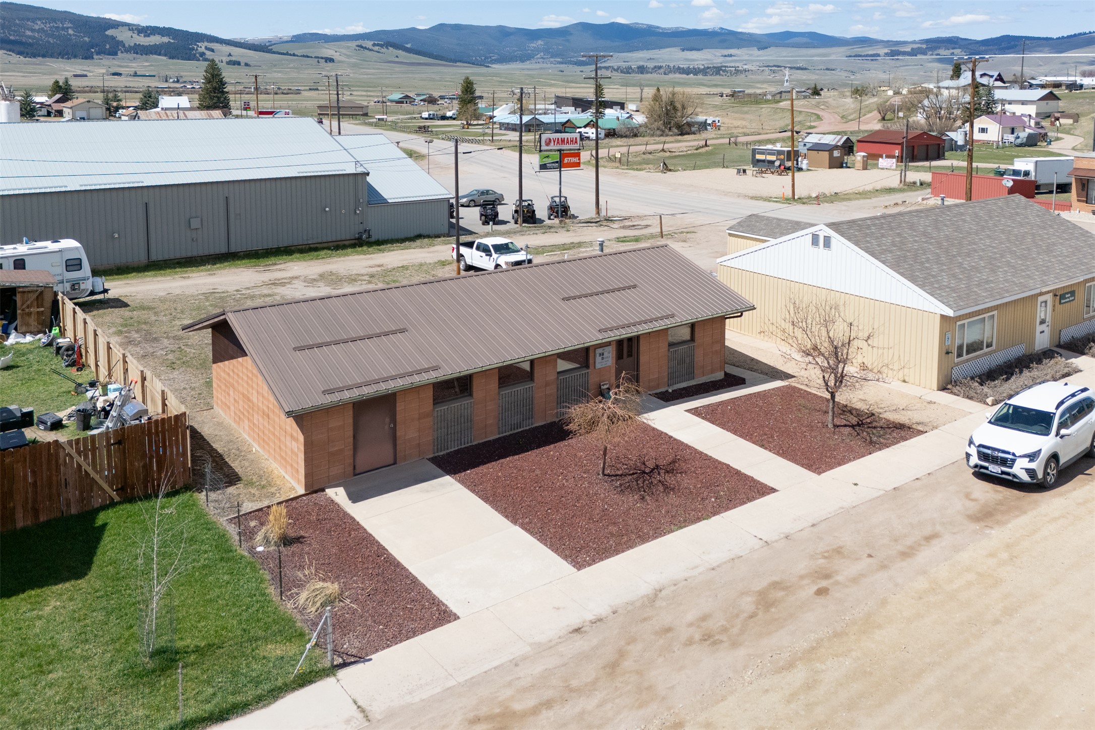 107 S Holland Street Property Photo 3