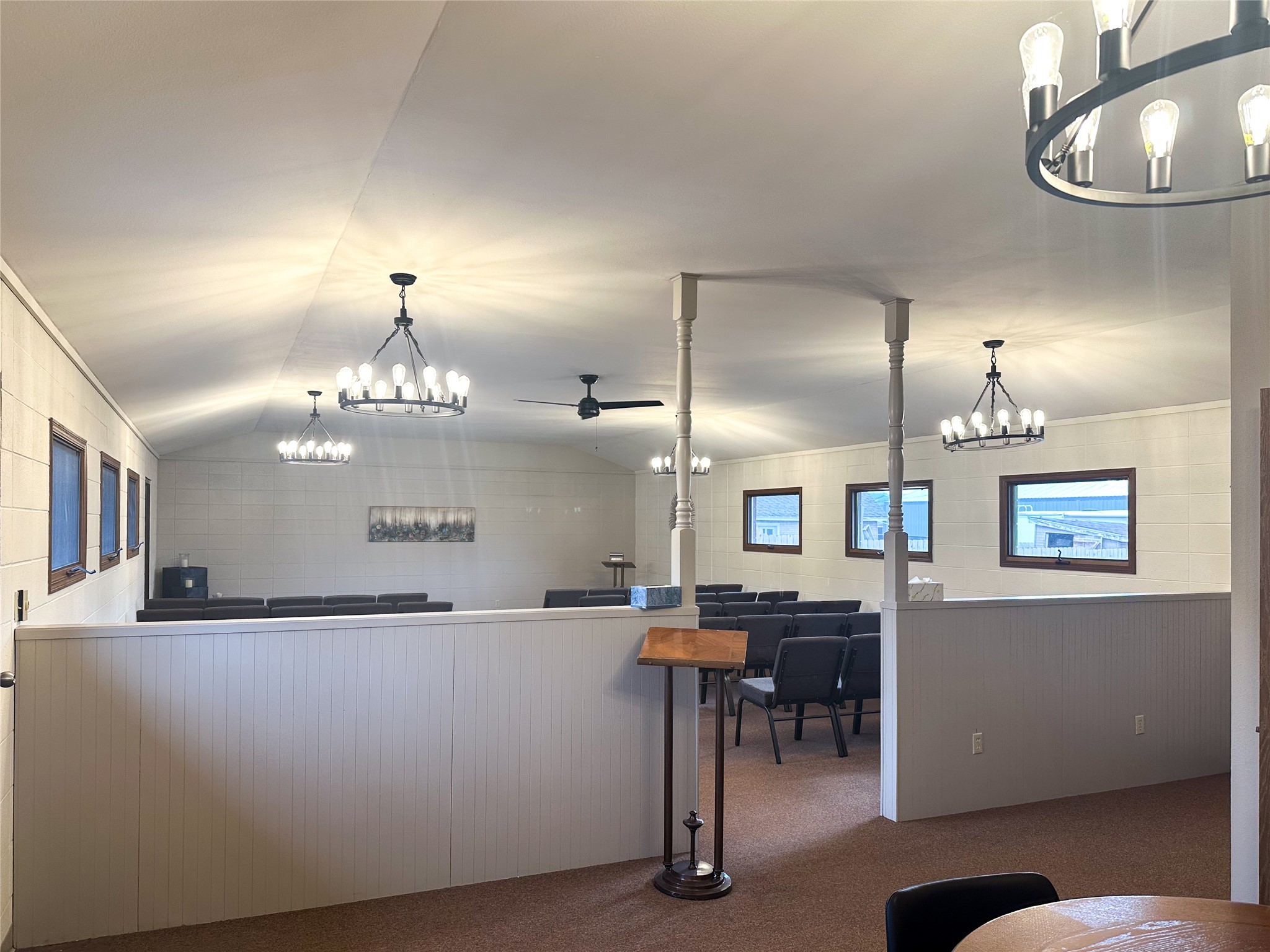 107 S Holland Street Property Photo 6