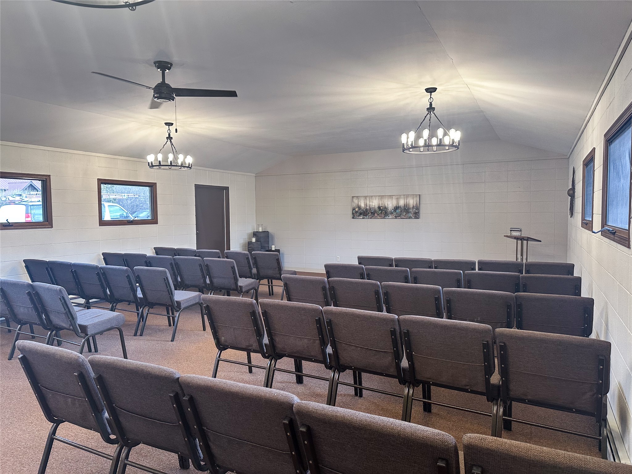 107 S Holland Street Property Photo 7