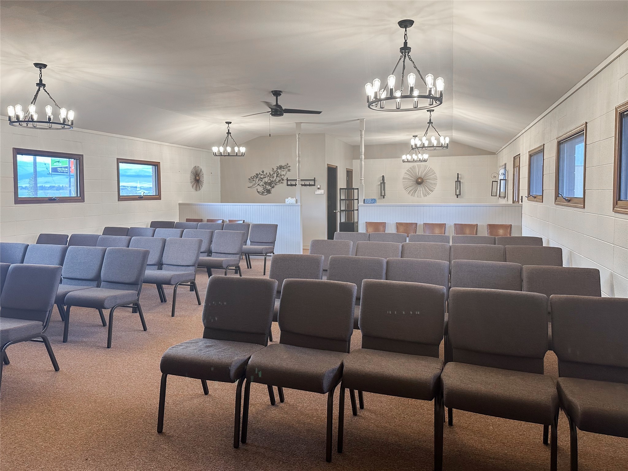 107 S Holland Street Property Photo 10