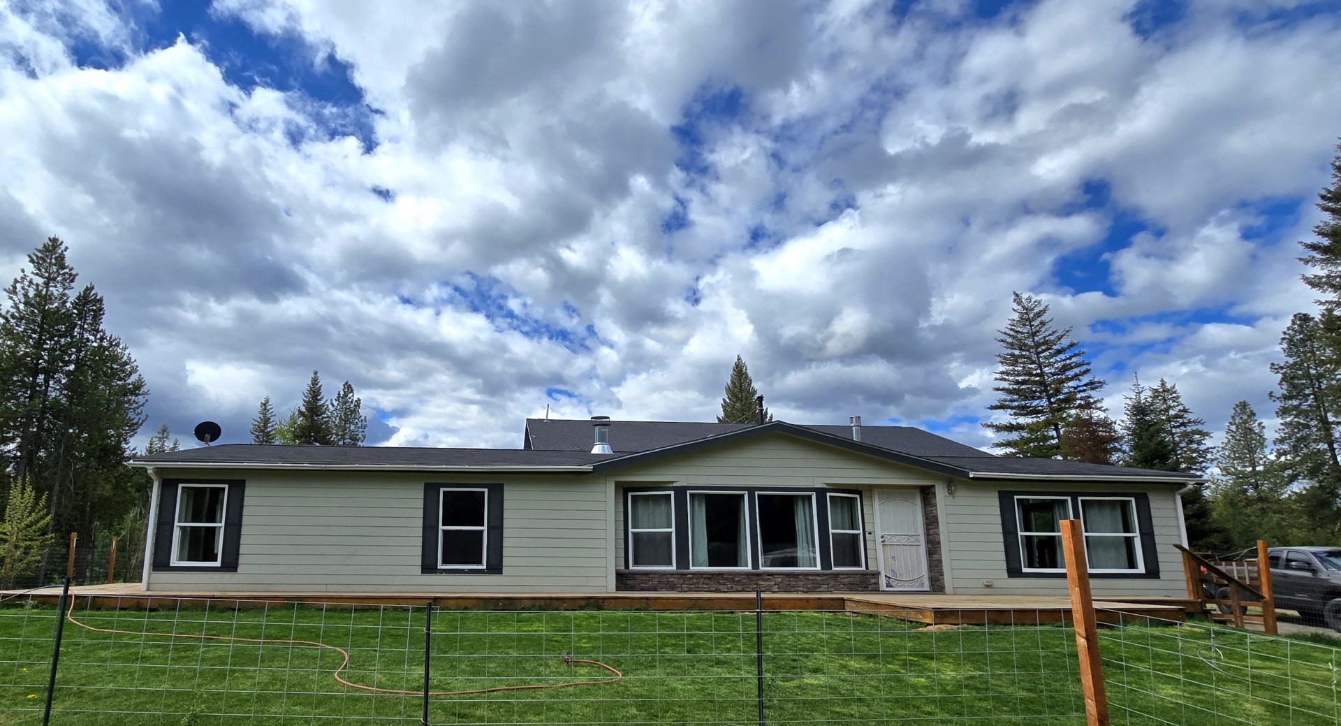 14 Sapphire Lane W Property Photo