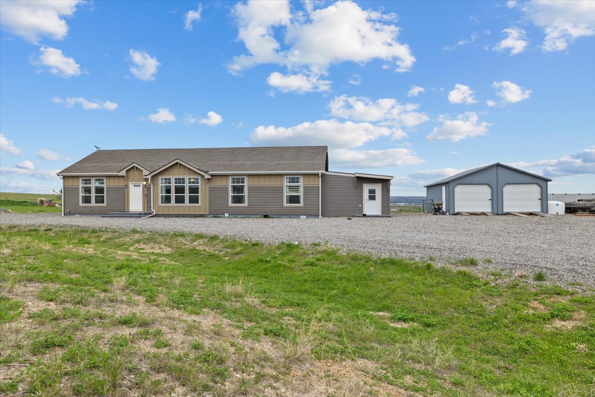 3992 Vista View Road Property Photo 1