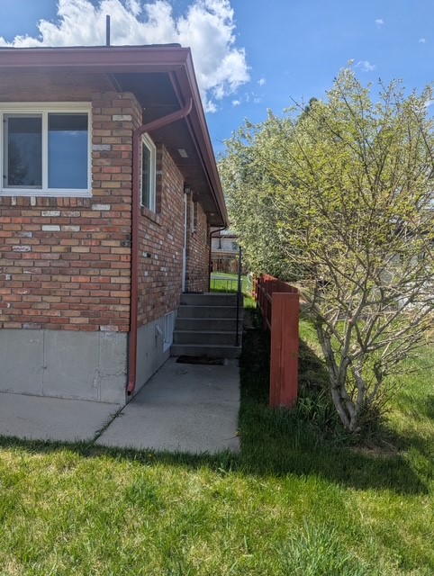 412 Raymond Street Property Photo