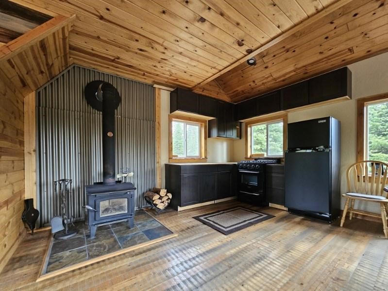 765 Trail Creek Road Property Photo 9