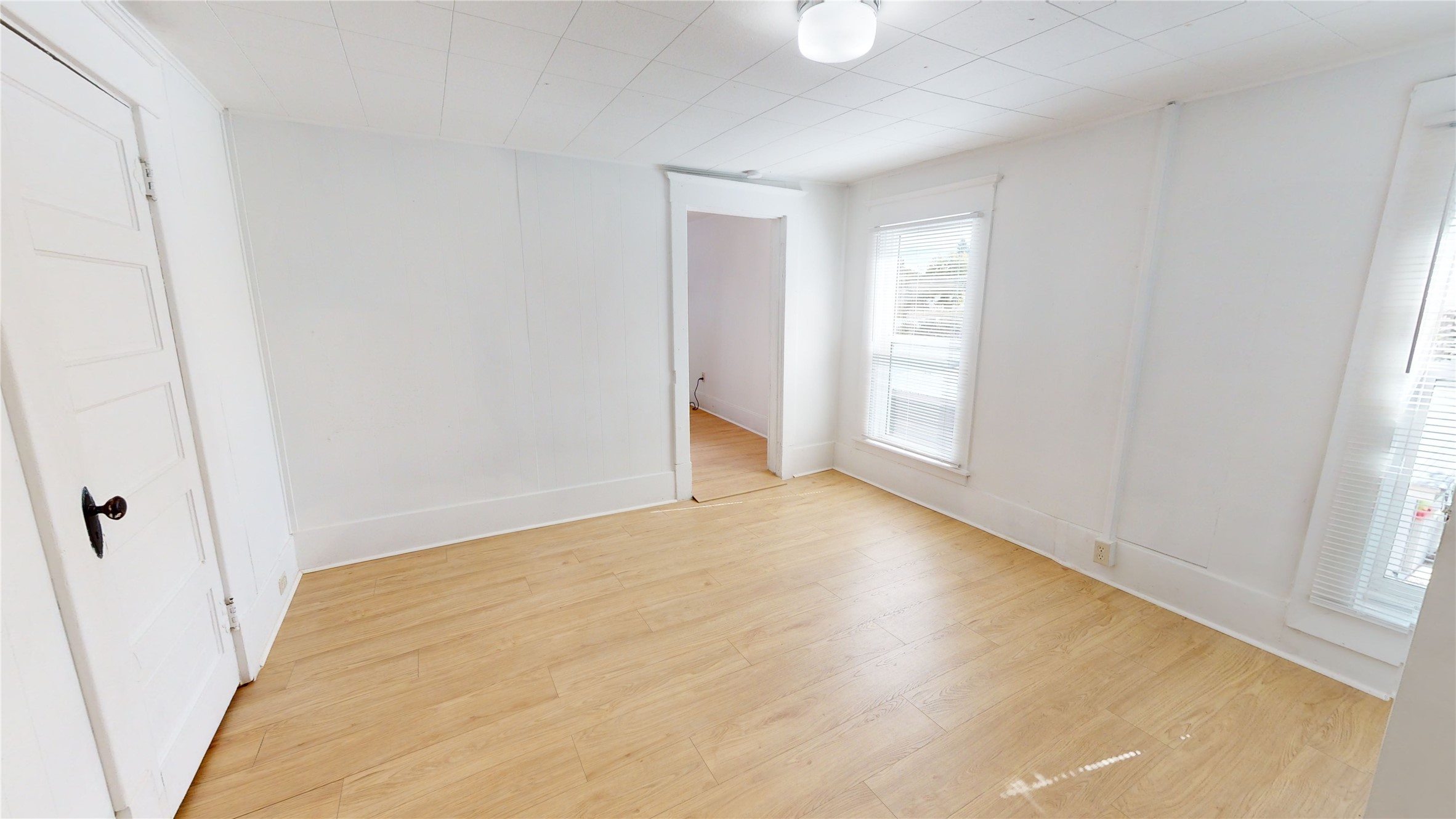 29 3rd Avenue E Property Photo 10
