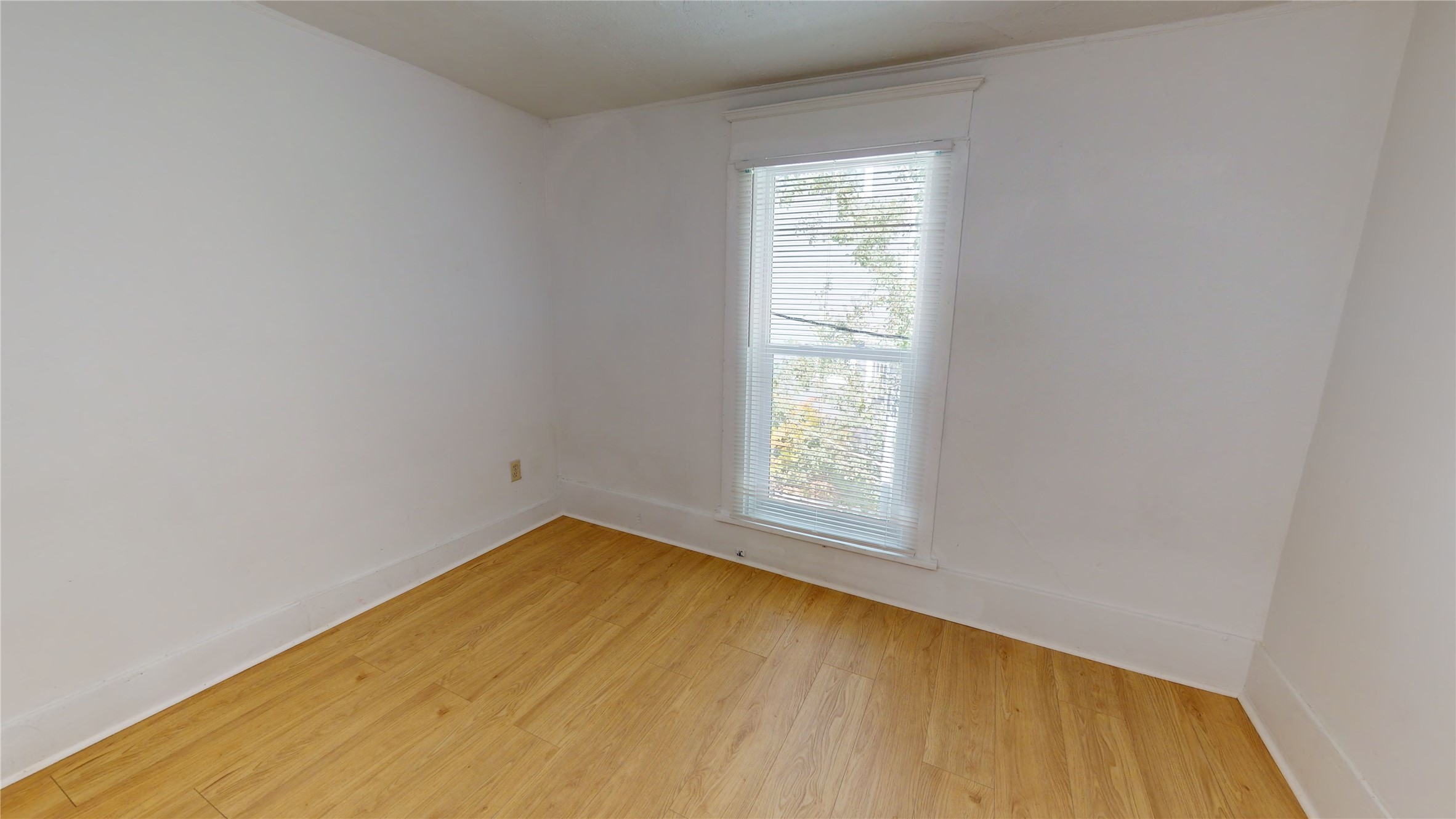 29 3rd Avenue E Property Photo 16