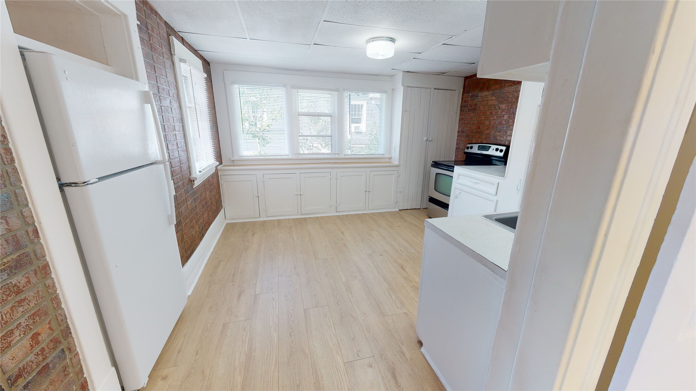 29 3rd Avenue E Property Photo 19