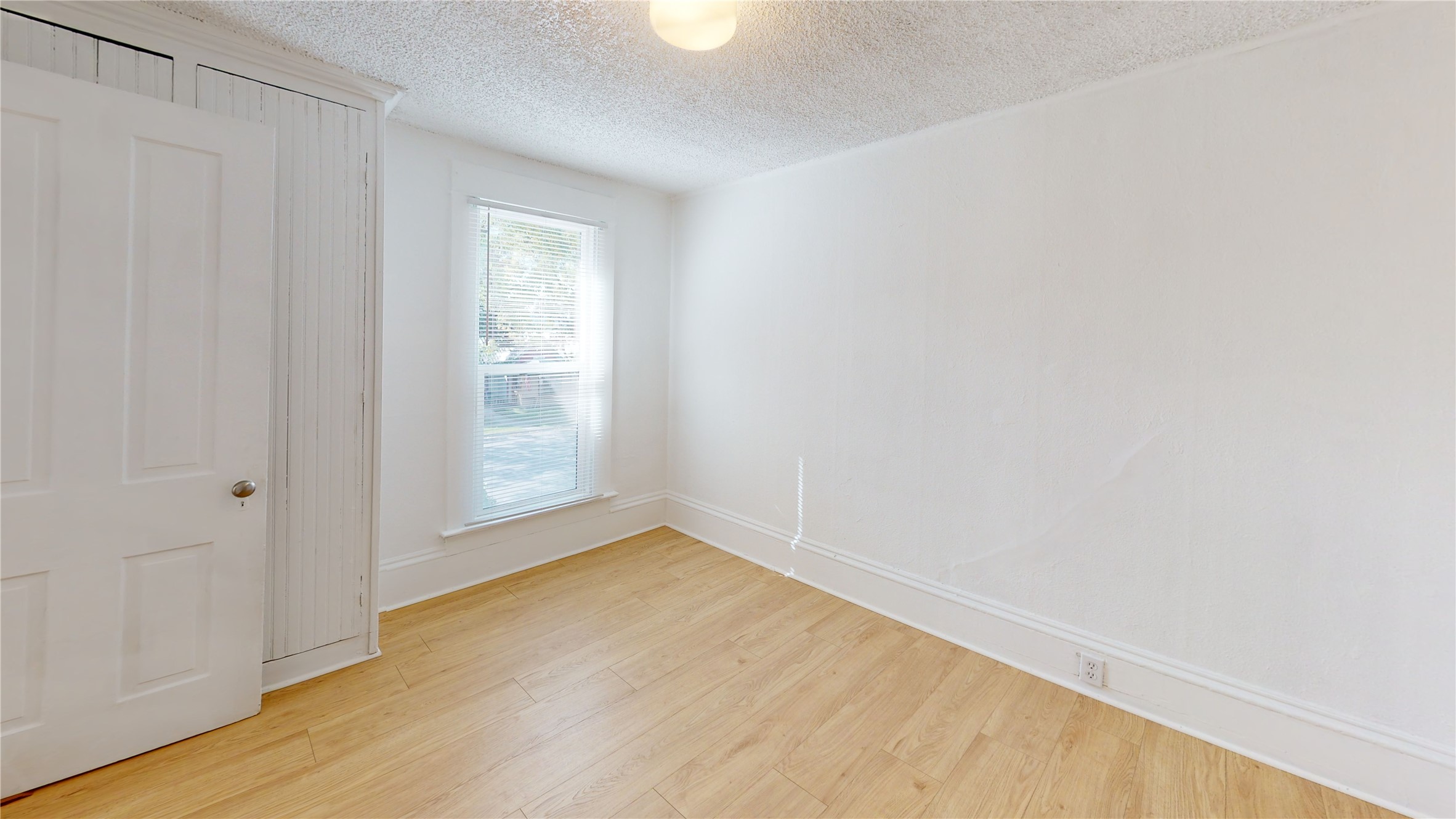 29 3rd Avenue E Property Photo 22