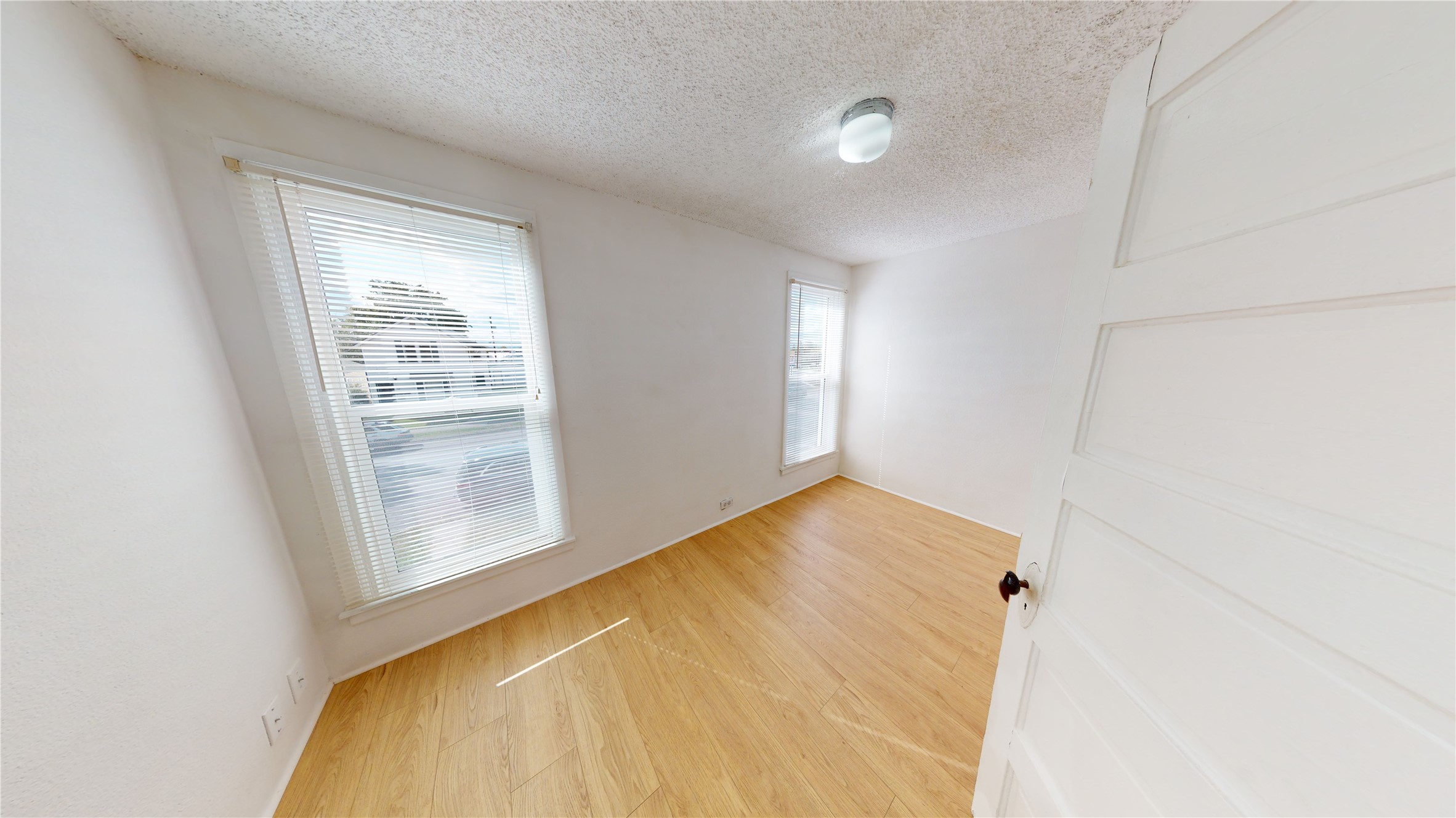 29 3rd Avenue E Property Photo 23