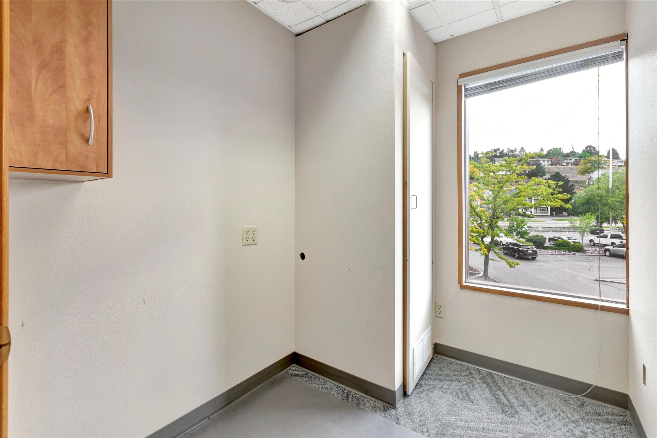 690 Sw Higgins Avenue E&f Property Photo 17