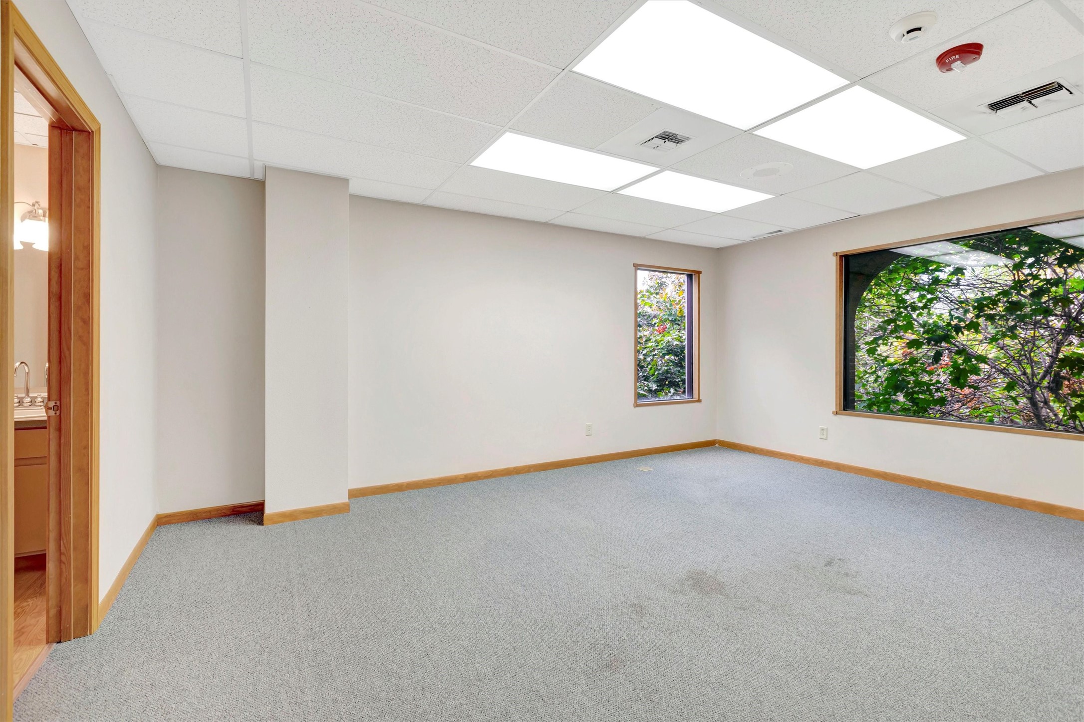 690 Sw Higgins Avenue E&f Property Photo 28