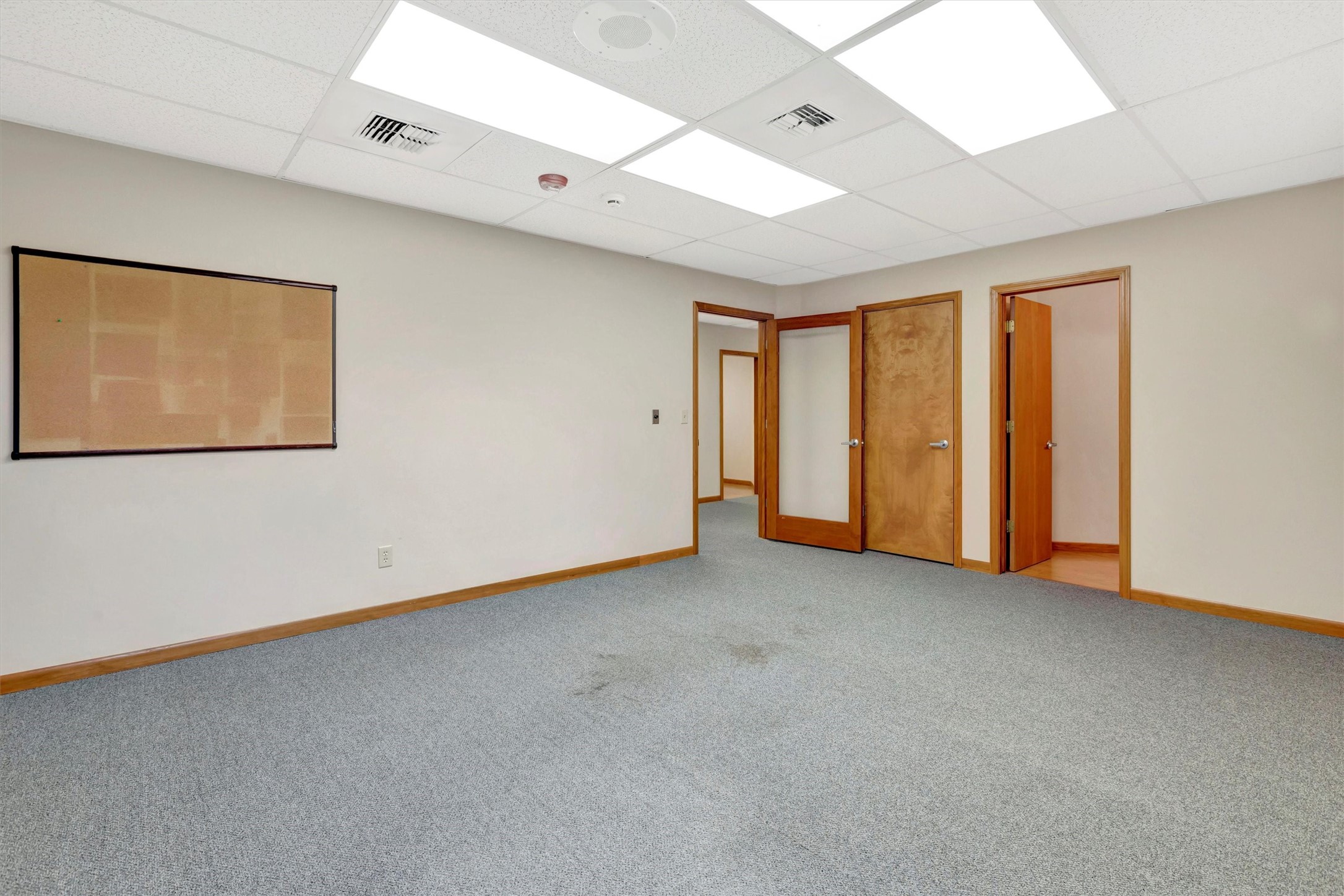 690 Sw Higgins Avenue E&f Property Photo 29
